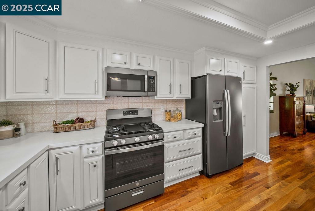 Photo #9: 41103652 Listing: Photo #9