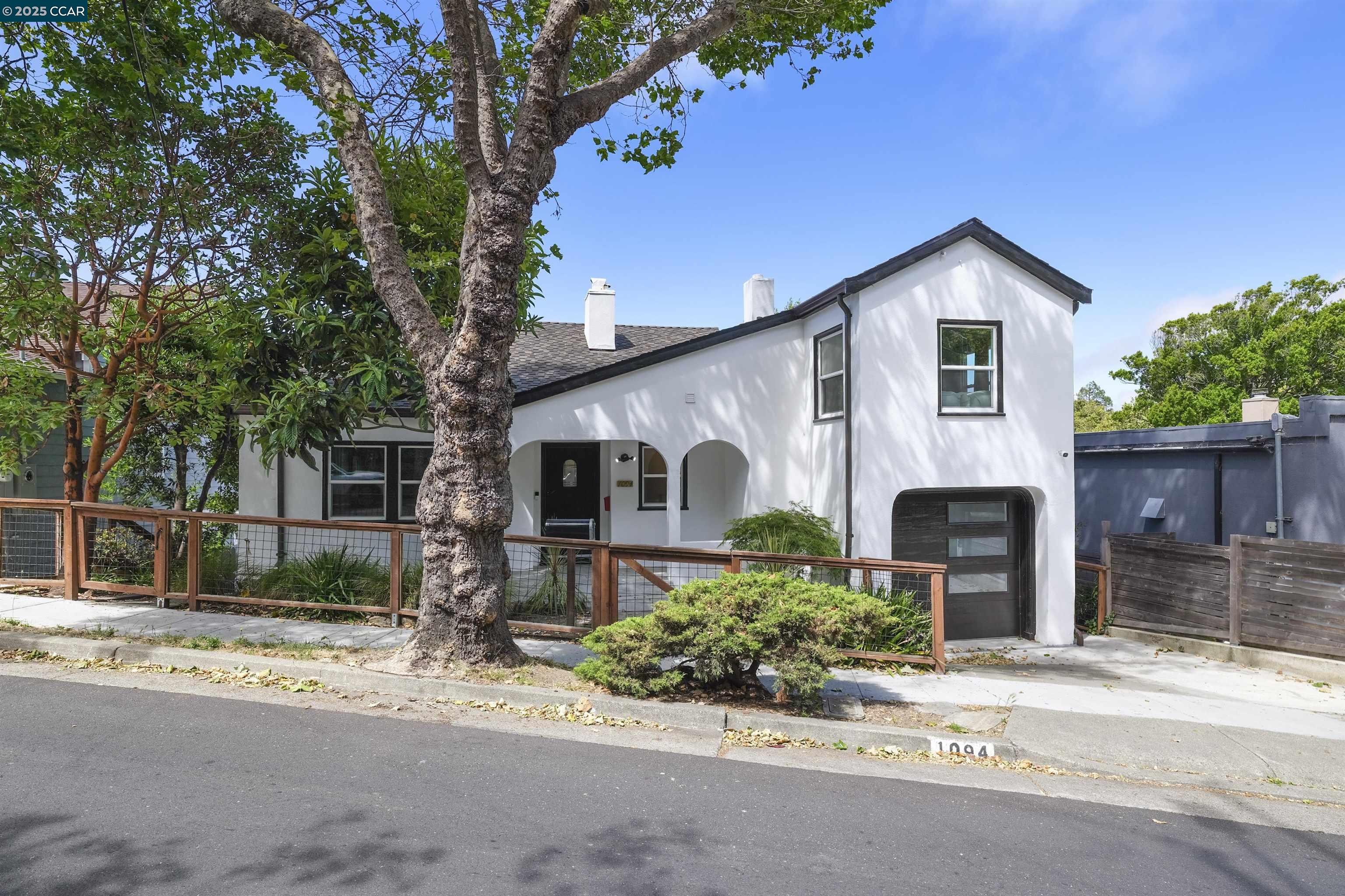 Detail Gallery Image 2 of 57 For 1094 Keith Ave, Berkeley,  CA 94708 - 4 Beds | 3 Baths
