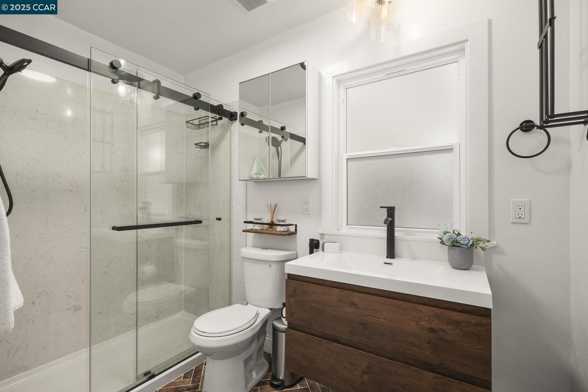 Detail Gallery Image 26 of 57 For 1094 Keith Ave, Berkeley,  CA 94708 - 4 Beds | 3 Baths