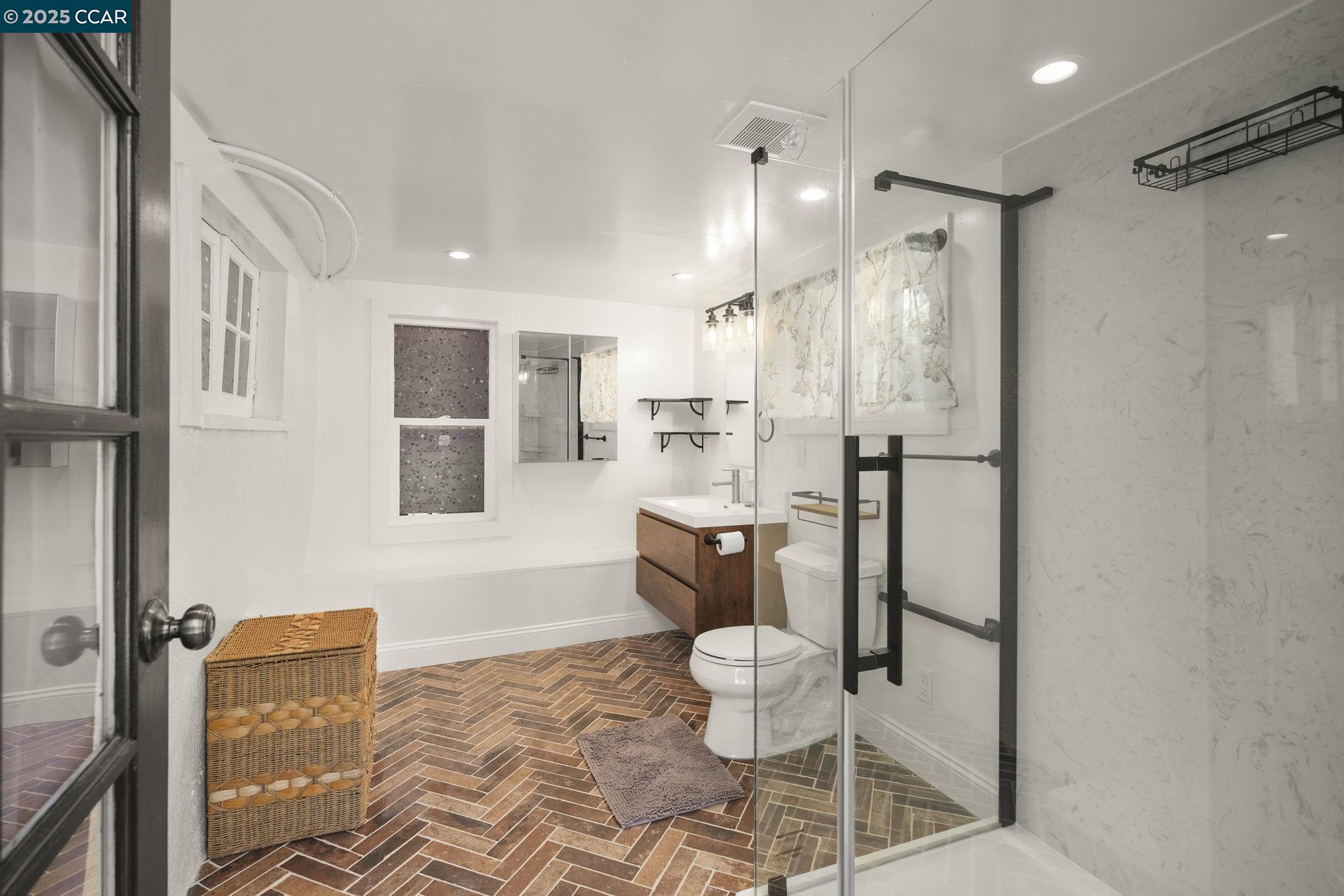 Detail Gallery Image 35 of 57 For 1094 Keith Ave, Berkeley,  CA 94708 - 4 Beds | 3 Baths