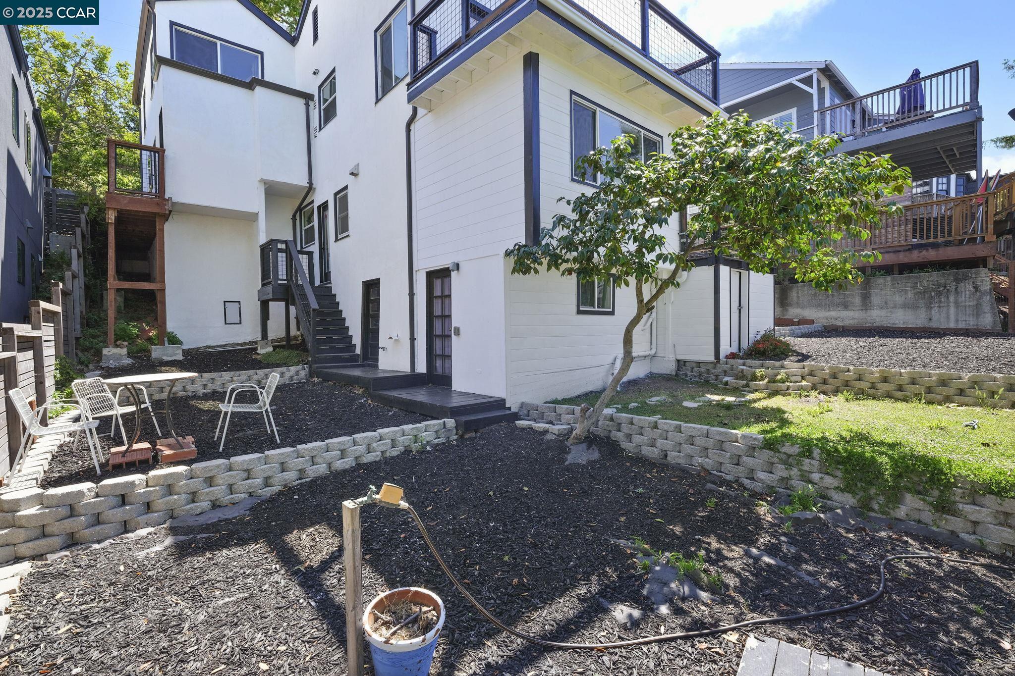 Detail Gallery Image 48 of 57 For 1094 Keith Ave, Berkeley,  CA 94708 - 4 Beds | 3 Baths