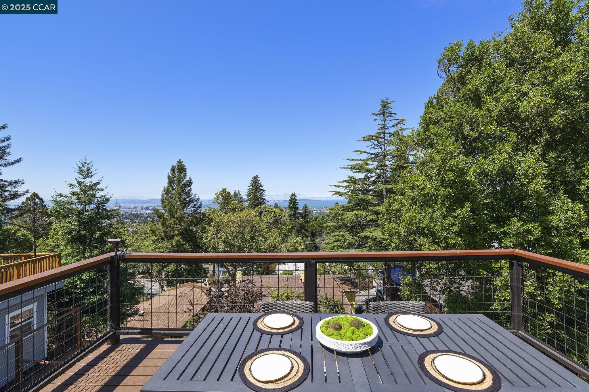 Detail Gallery Image 53 of 57 For 1094 Keith Ave, Berkeley,  CA 94708 - 4 Beds | 3 Baths