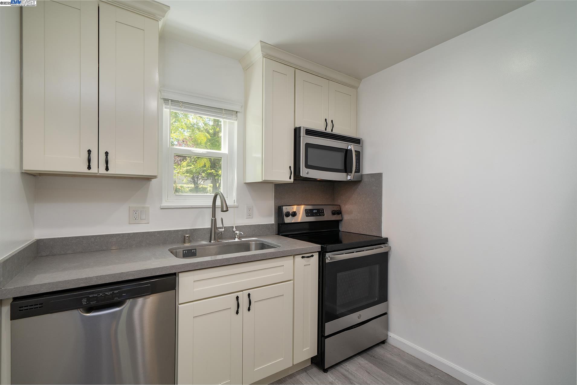 Photo #11: 41103655 Listing: Photo #11