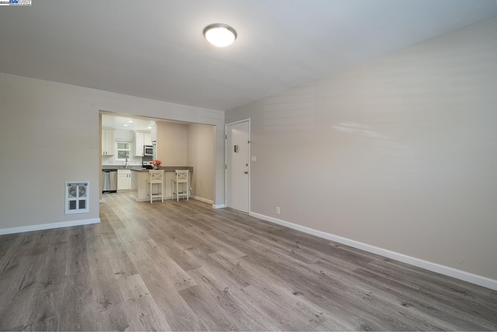 Photo #3: 41103655 Listing 