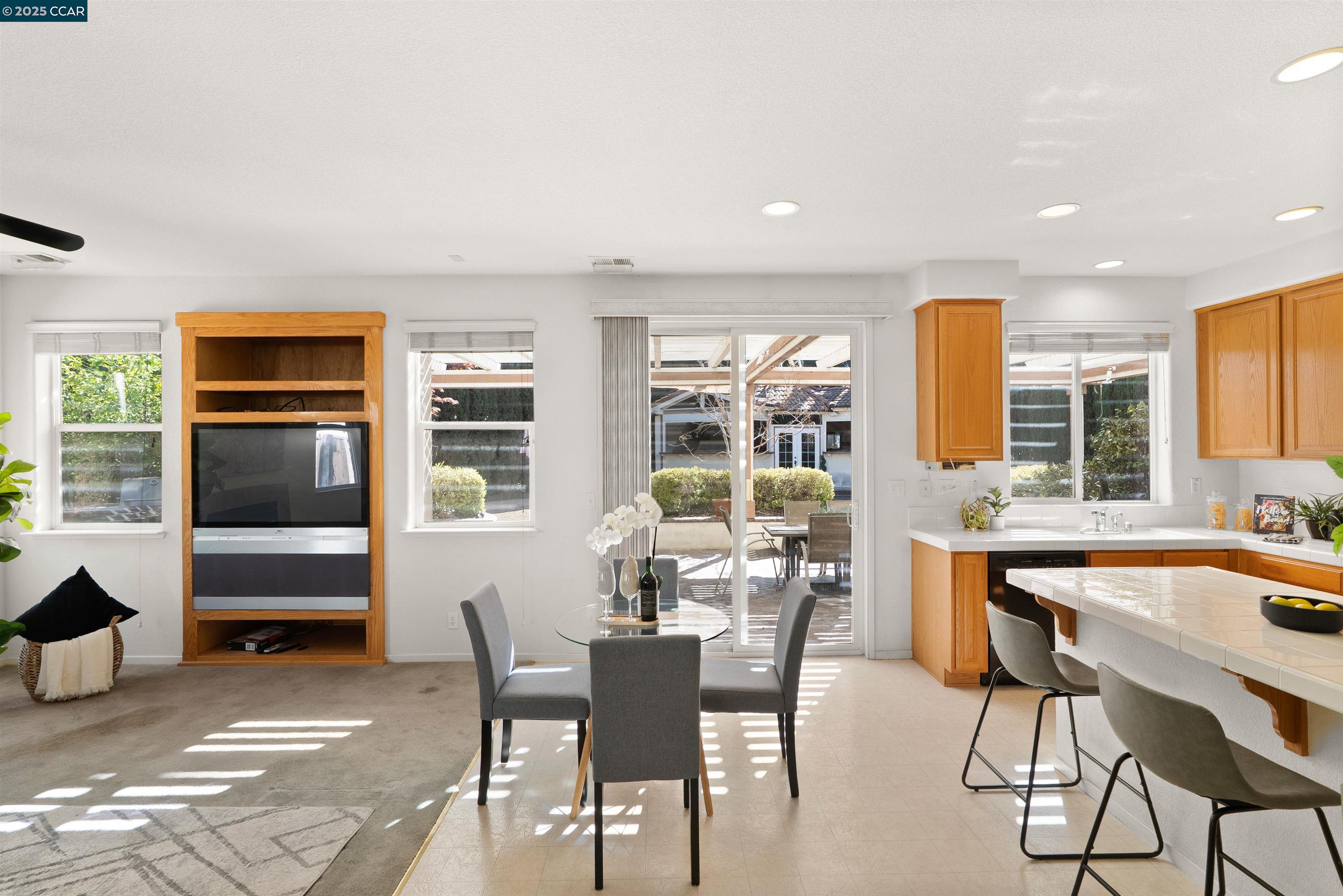 Detail Gallery Image 14 of 58 For 35 Keith, Oakley,  CA 94561 - 4 Beds | 3 Baths