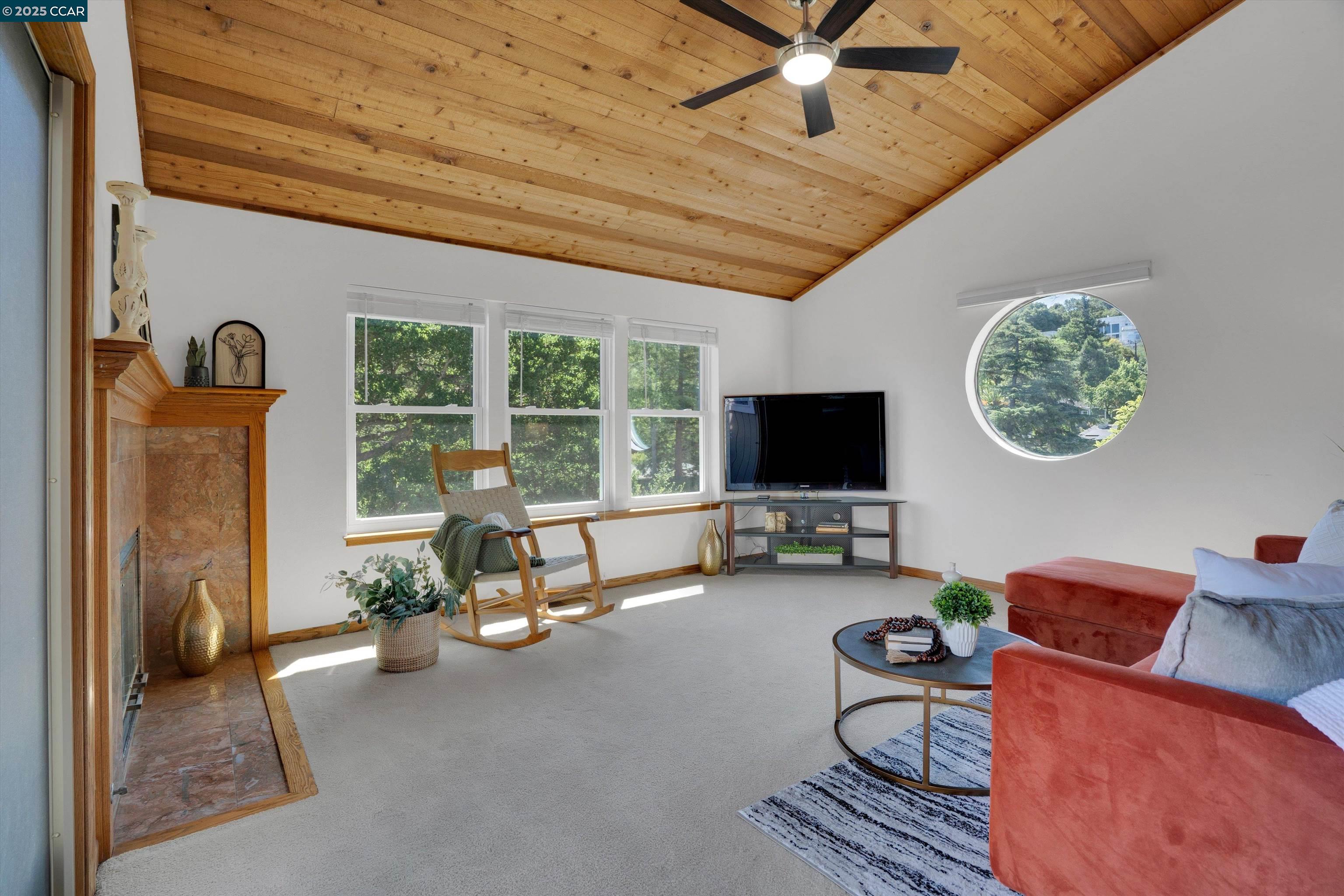 Detail Gallery Image 15 of 40 For 1027 W Arlington Way, Martinez,  CA 94553 - 3 Beds | 2/1 Baths