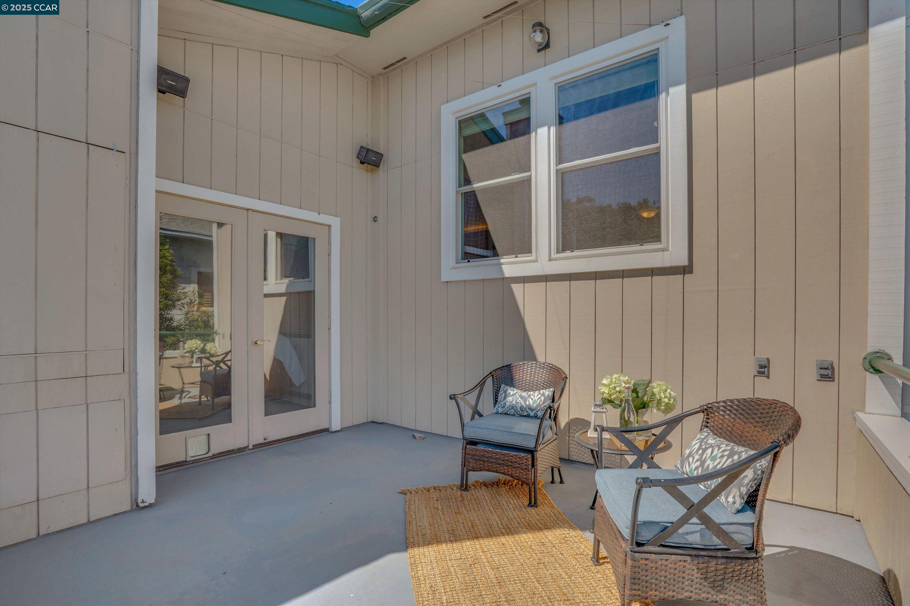 Detail Gallery Image 18 of 40 For 1027 W Arlington Way, Martinez,  CA 94553 - 3 Beds | 2/1 Baths