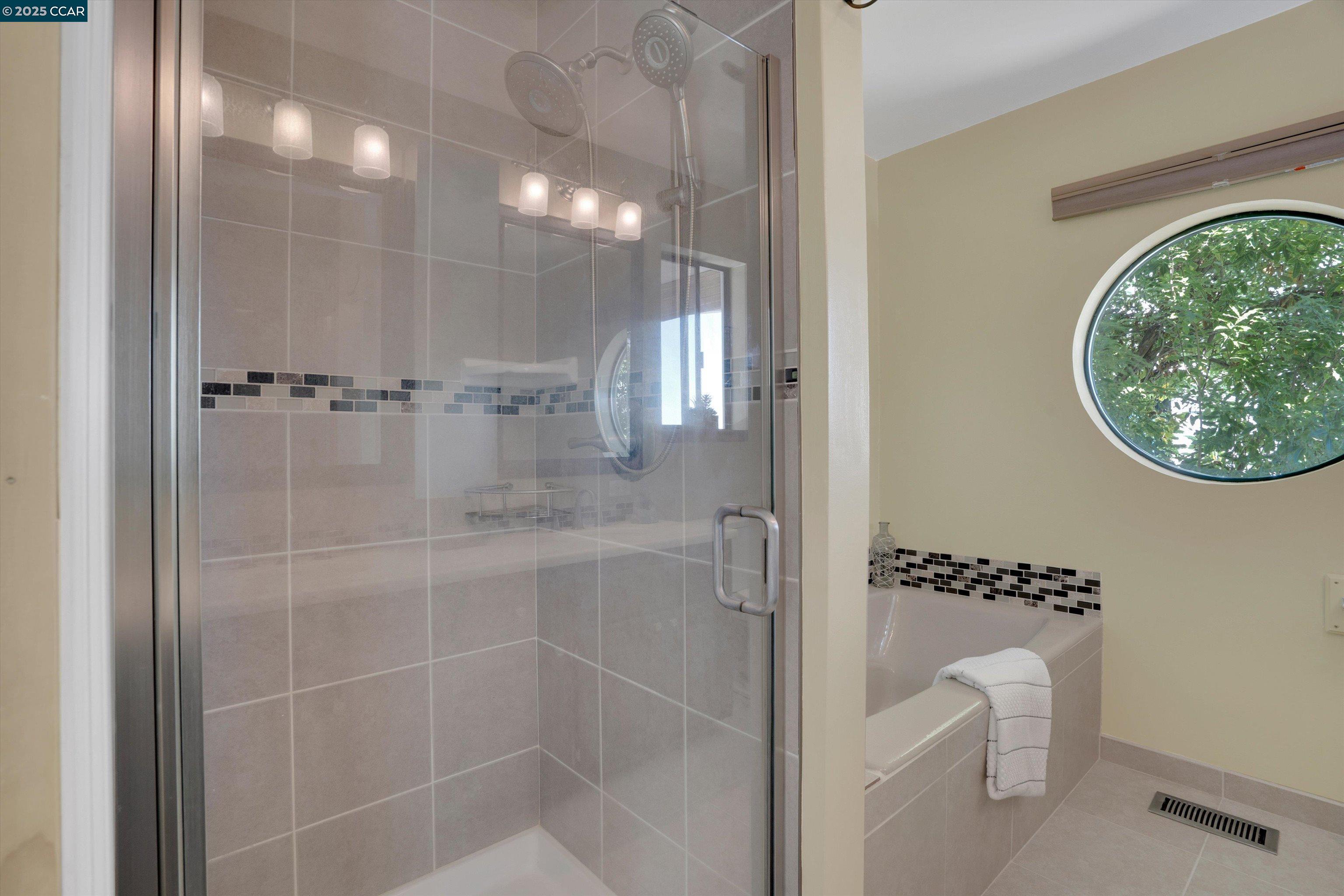 Detail Gallery Image 22 of 40 For 1027 W Arlington Way, Martinez,  CA 94553 - 3 Beds | 2/1 Baths