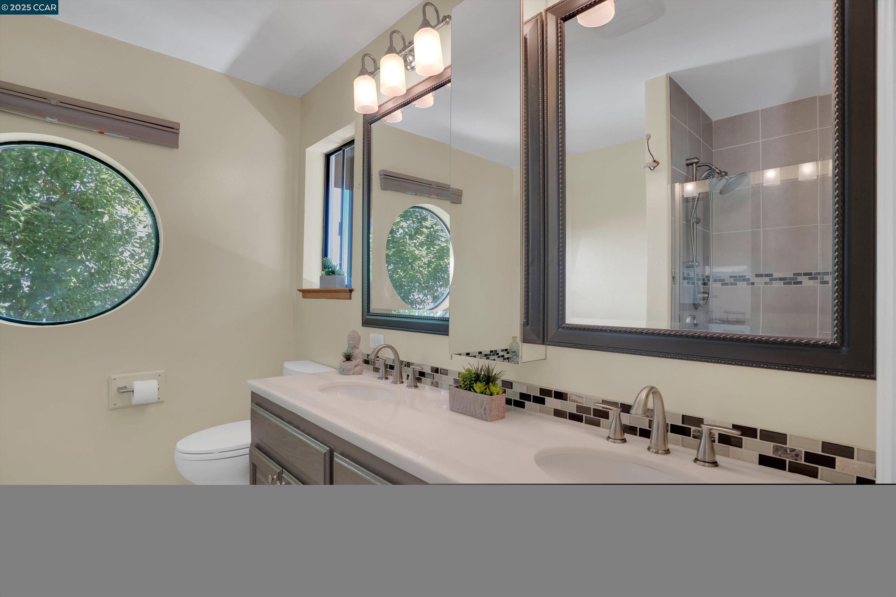 Detail Gallery Image 23 of 40 For 1027 W Arlington Way, Martinez,  CA 94553 - 3 Beds | 2/1 Baths