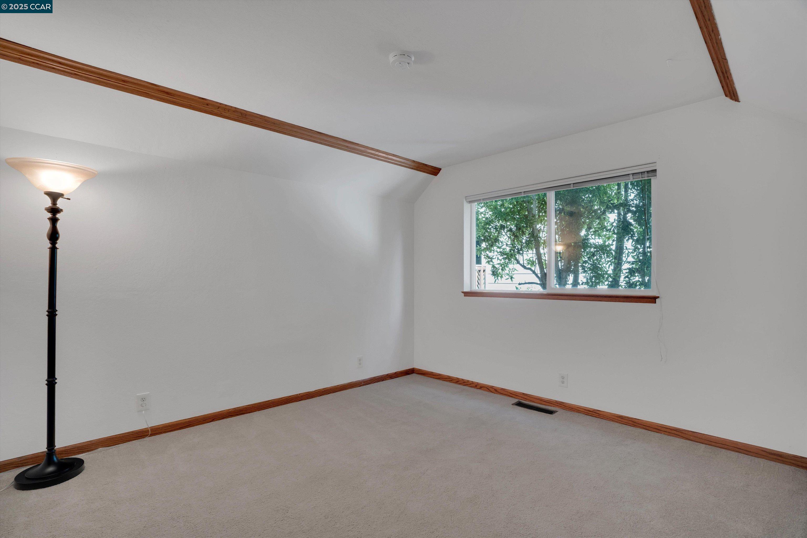 Detail Gallery Image 25 of 40 For 1027 W Arlington Way, Martinez,  CA 94553 - 3 Beds | 2/1 Baths