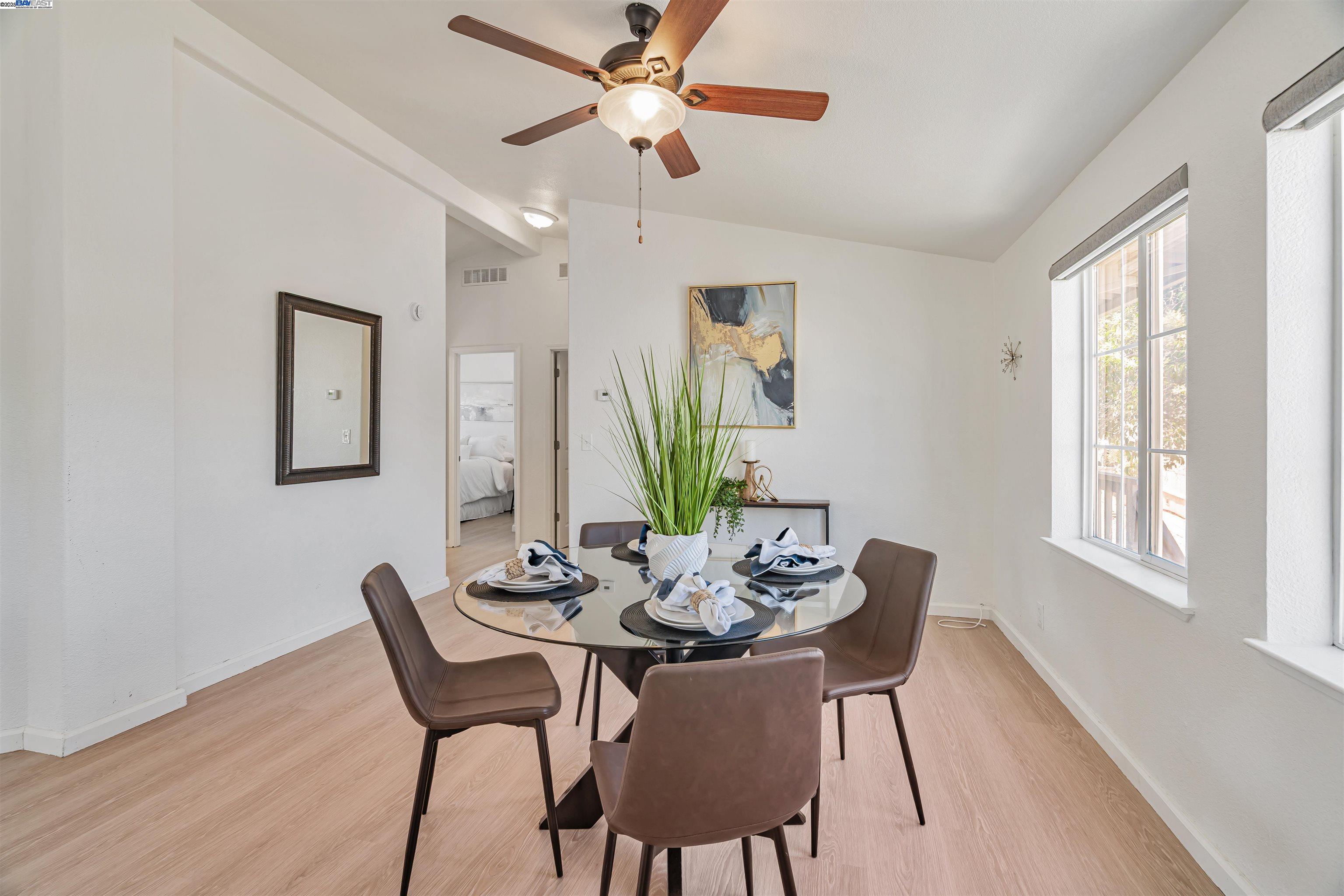 Detail Gallery Image 11 of 39 For 120 Dixon Landing Road #45,  Milpitas,  CA 95035 - 3 Beds | 2 Baths