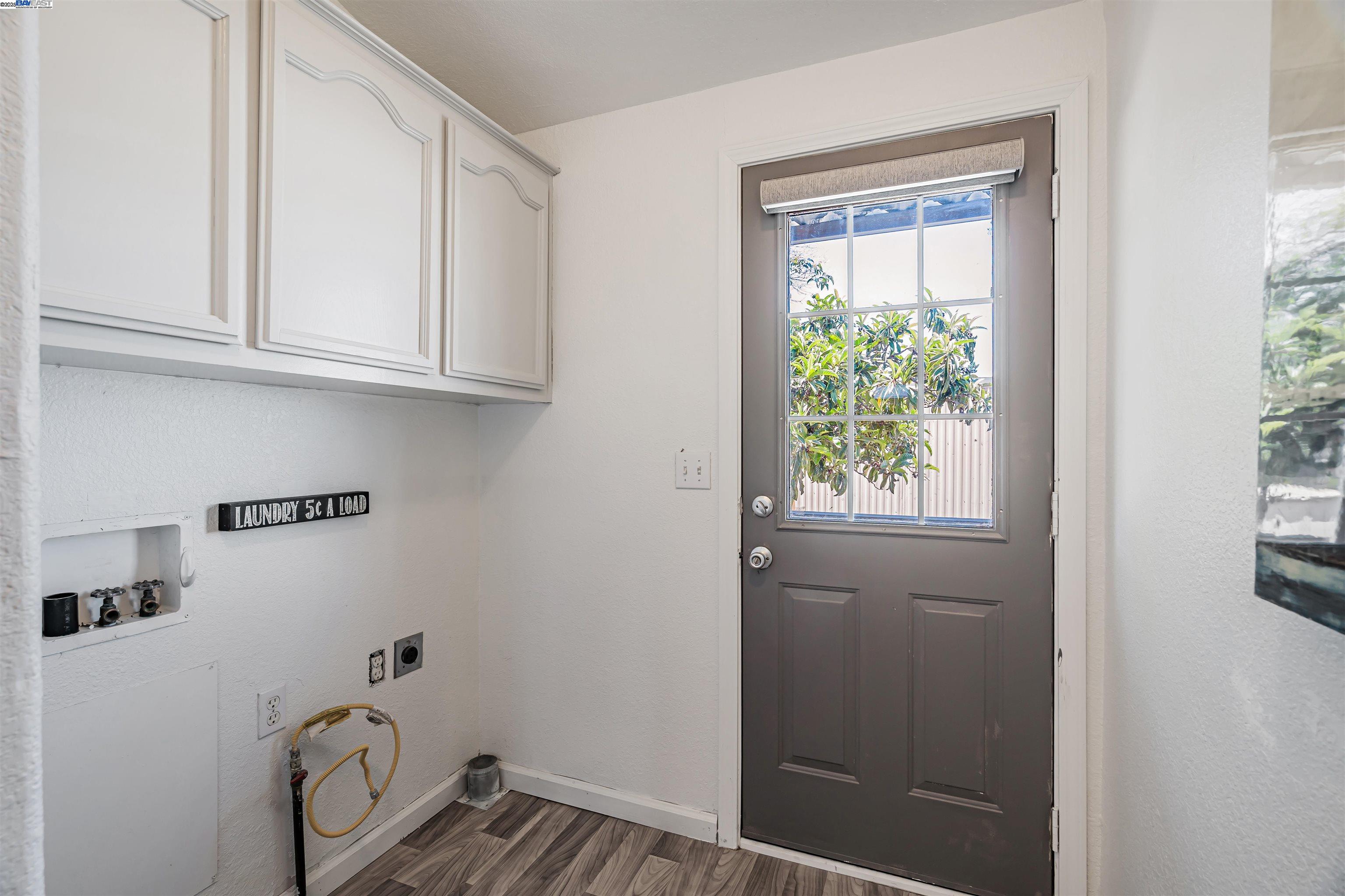 Detail Gallery Image 29 of 39 For 120 Dixon Landing Road #45,  Milpitas,  CA 95035 - 3 Beds | 2 Baths