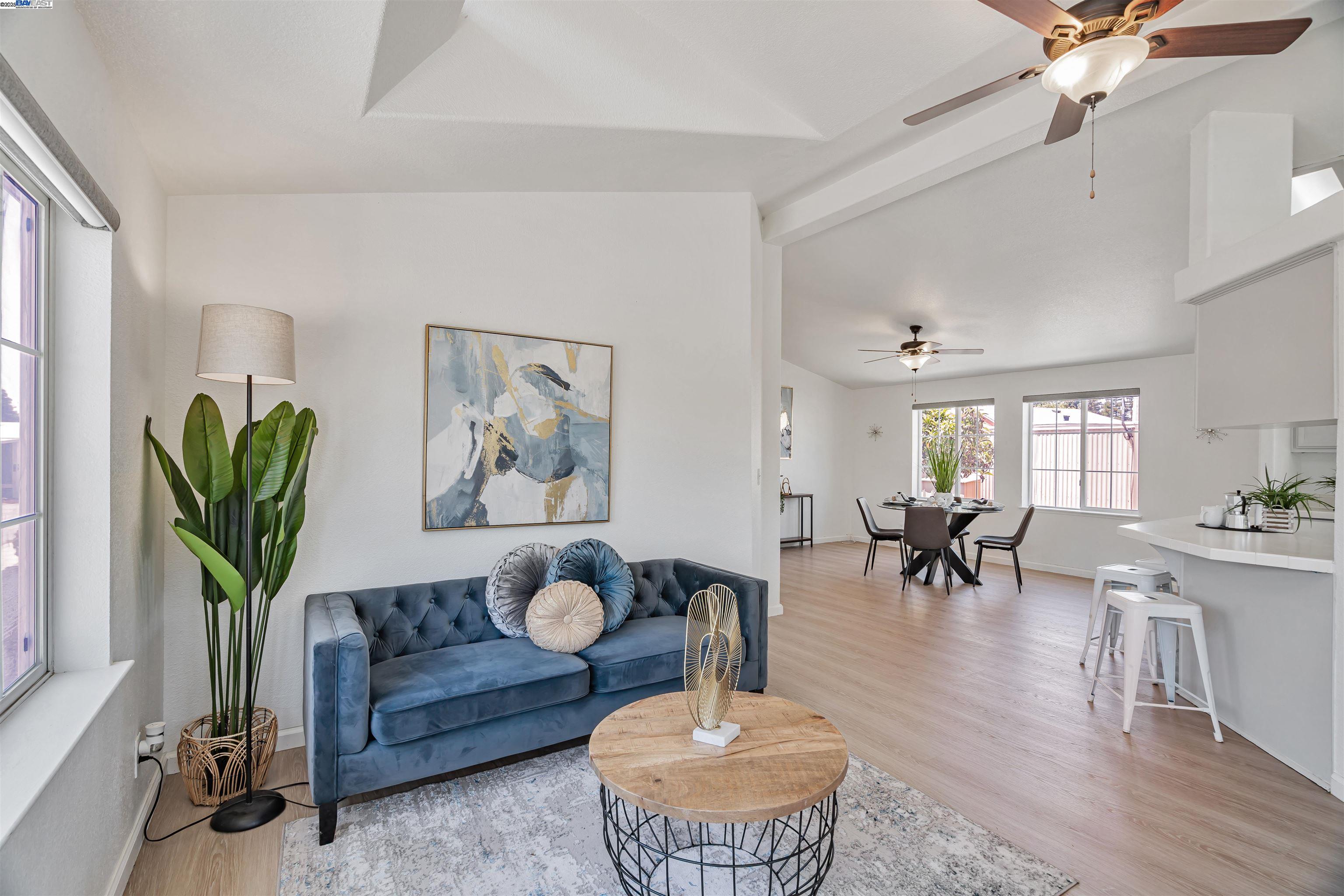 Detail Gallery Image 4 of 39 For 120 Dixon Landing Road #45,  Milpitas,  CA 95035 - 3 Beds | 2 Baths