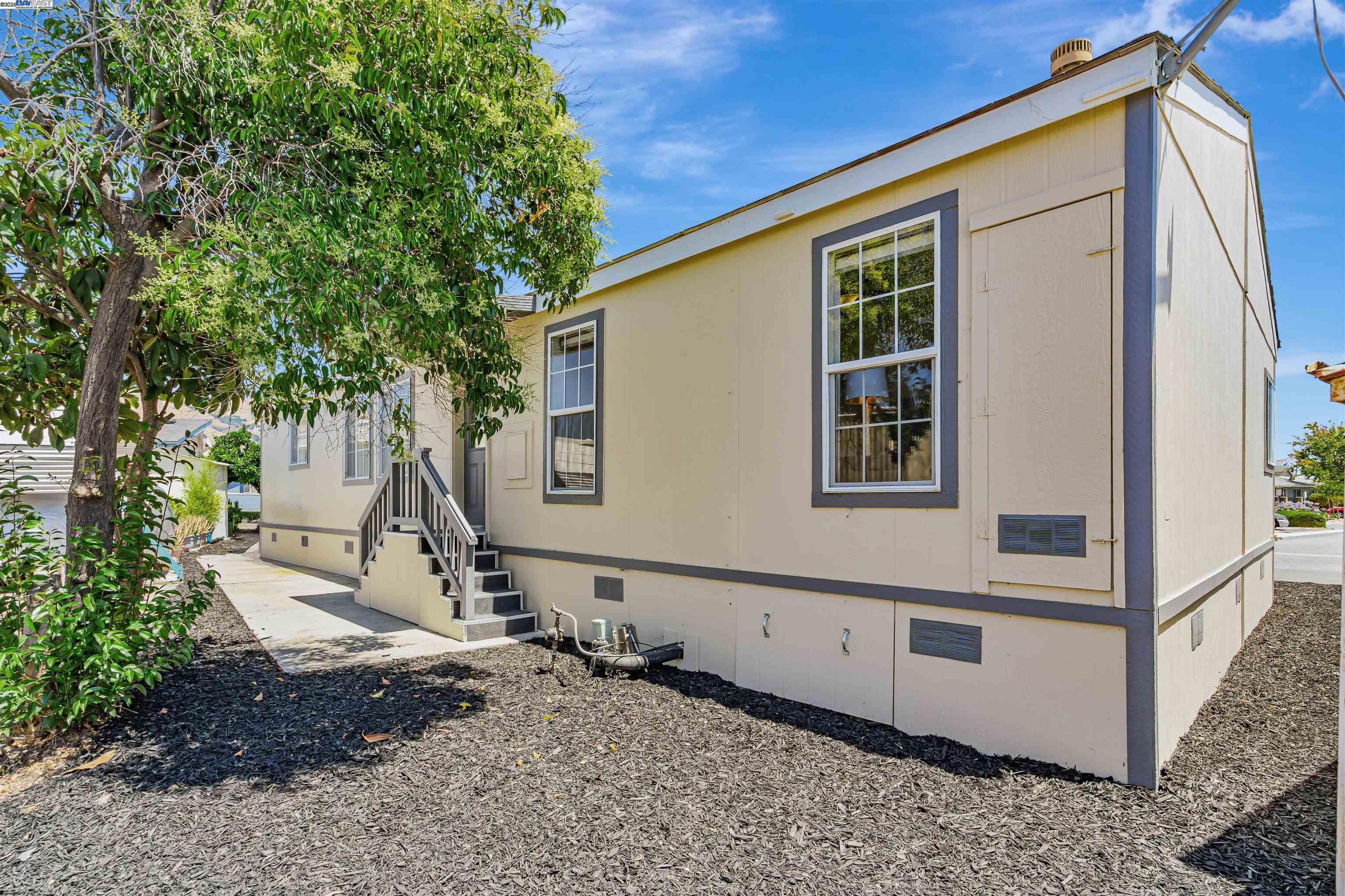 Detail Gallery Image 31 of 39 For 120 Dixon Landing Road #45,  Milpitas,  CA 95035 - 3 Beds | 2 Baths