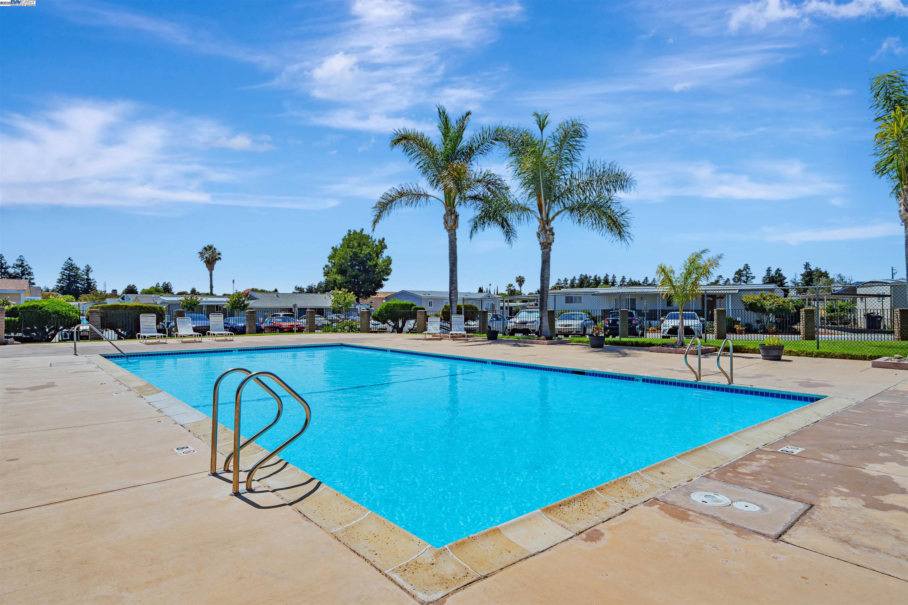 Detail Gallery Image 33 of 39 For 120 Dixon Landing Road #45,  Milpitas,  CA 95035 - 3 Beds | 2 Baths