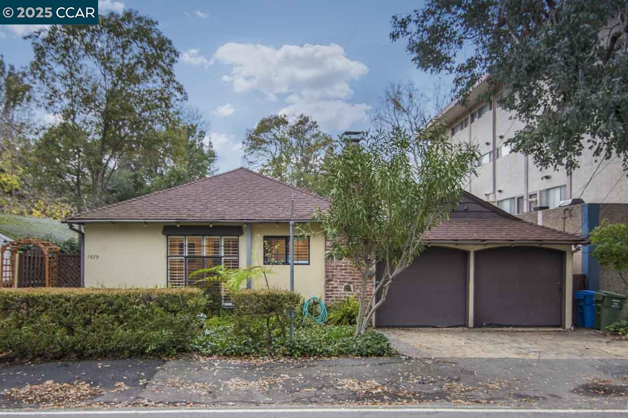Detail Gallery Image 1 of 30 For Carmel Dr, Walnut Creek,  CA 94596 - 2 Beds | 1/1 Baths