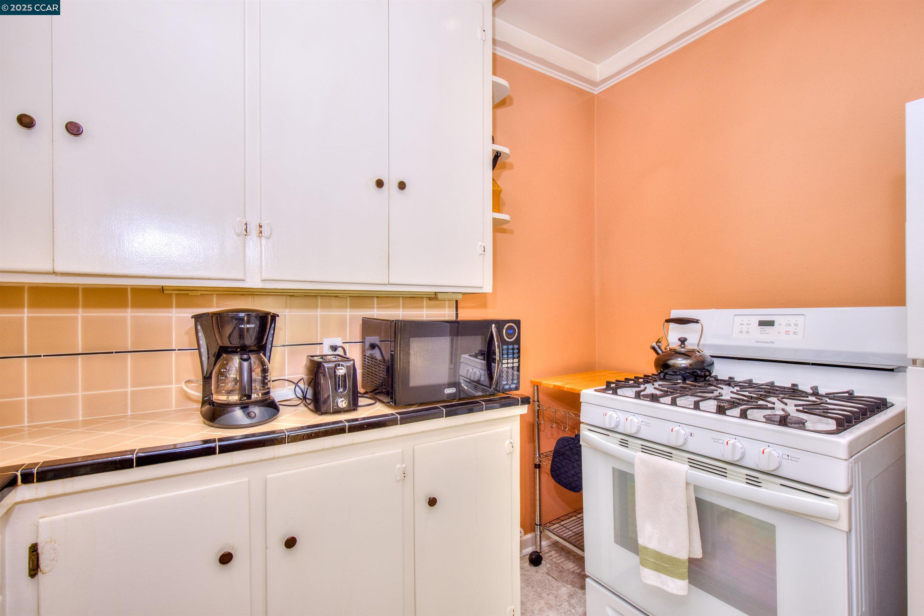 Detail Gallery Image 23 of 30 For Carmel Dr, Walnut Creek,  CA 94596 - 2 Beds | 1/1 Baths