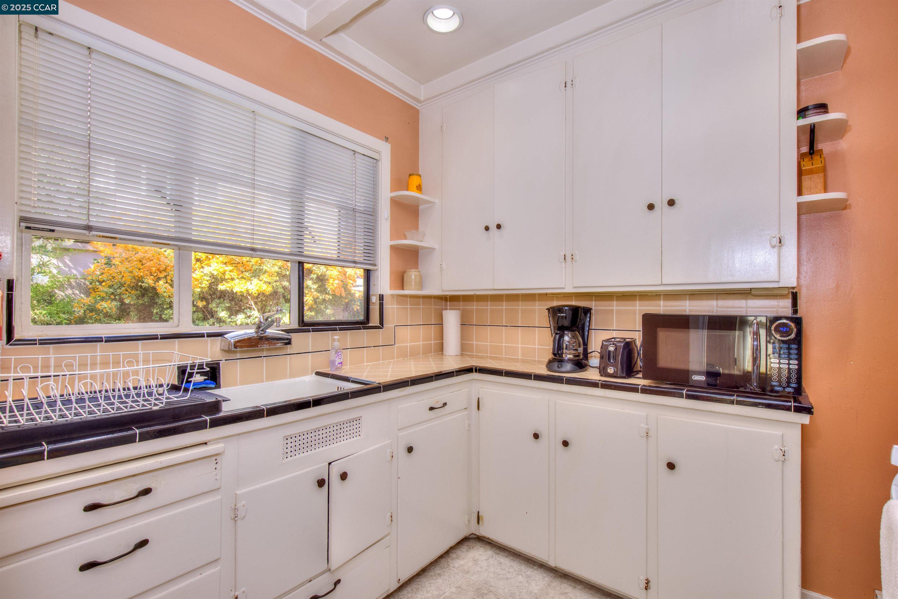 Detail Gallery Image 25 of 30 For Carmel Dr, Walnut Creek,  CA 94596 - 2 Beds | 1/1 Baths