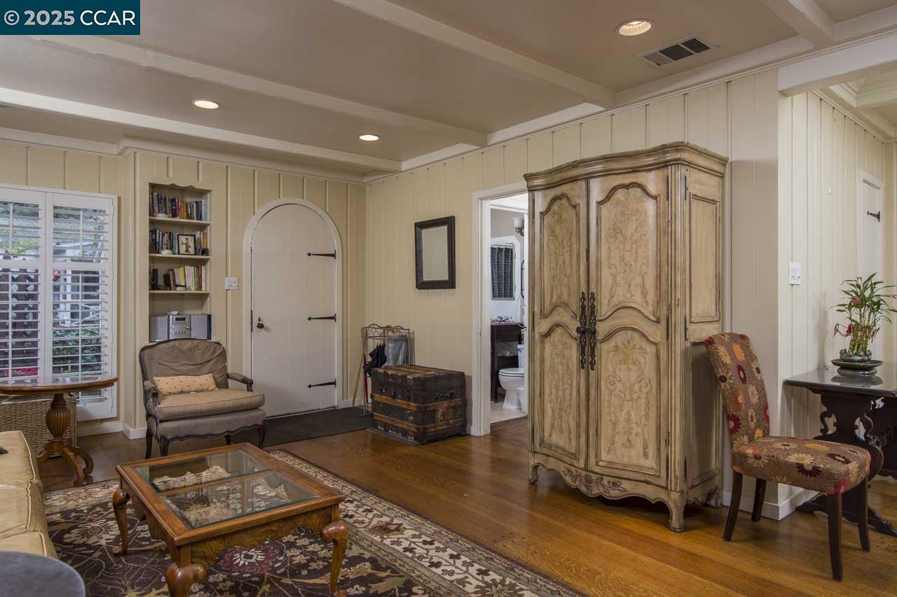 Detail Gallery Image 4 of 30 For Carmel Dr, Walnut Creek,  CA 94596 - 2 Beds | 1/1 Baths