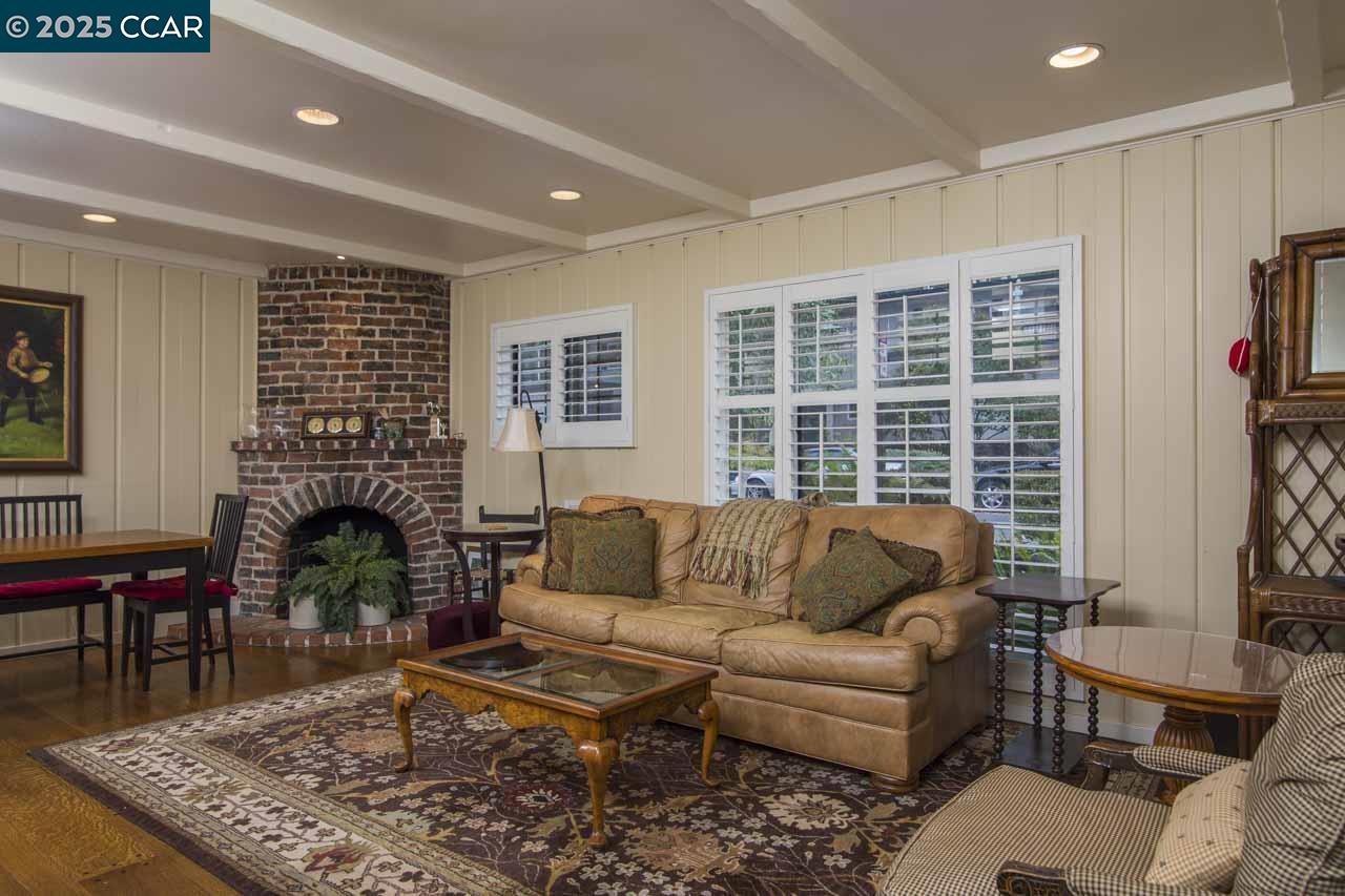 Detail Gallery Image 6 of 30 For Carmel Dr, Walnut Creek,  CA 94596 - 2 Beds | 1/1 Baths