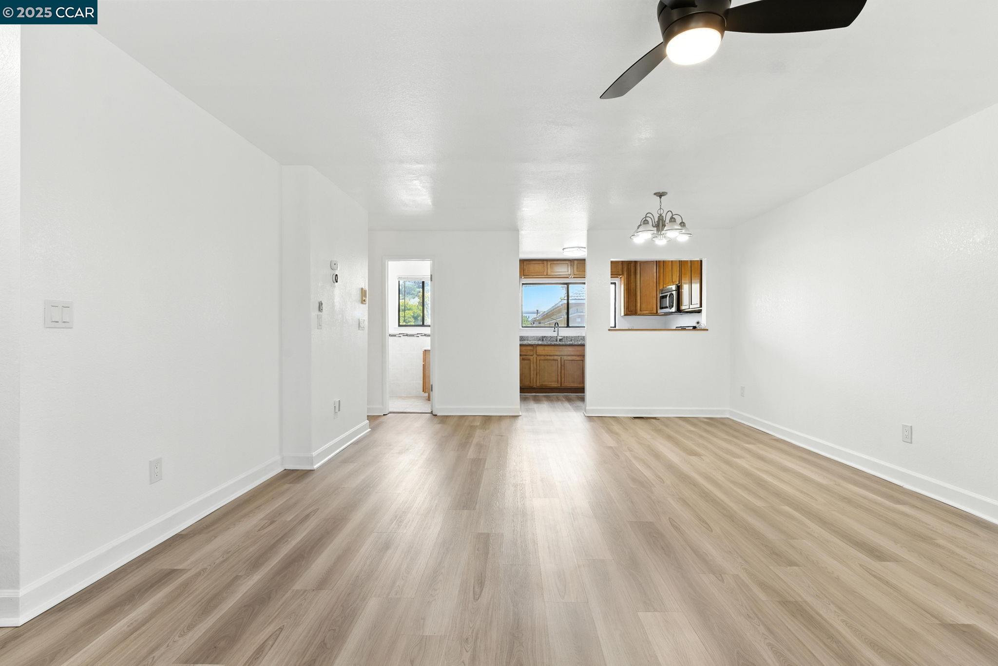 Photo #5: 41103663 Listing 
