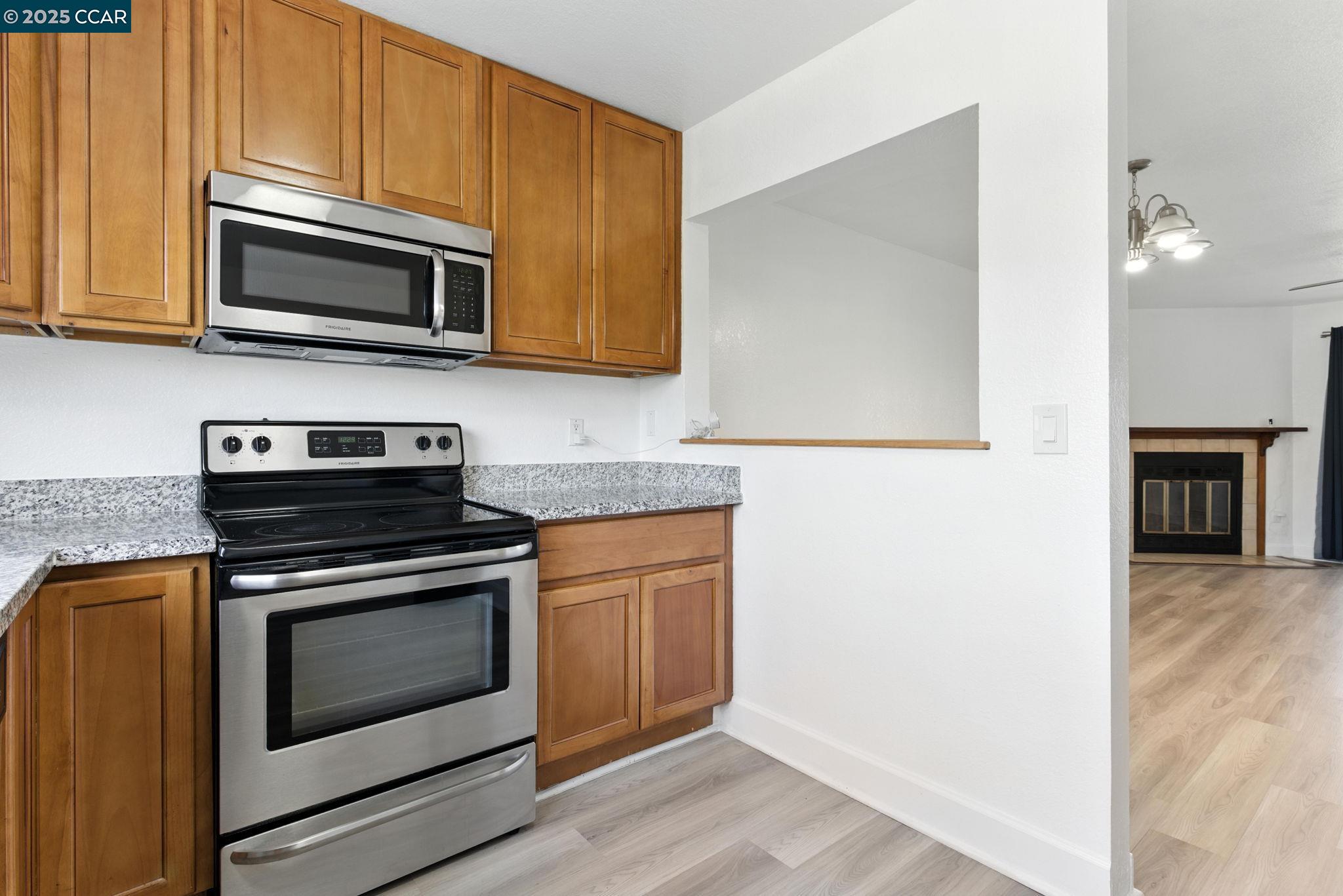Photo #8: 41103663 Listing: Photo #8
