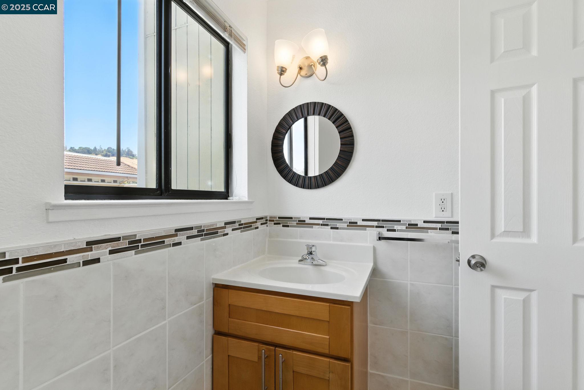 Photo #9: 41103663 Listing: Photo #9
