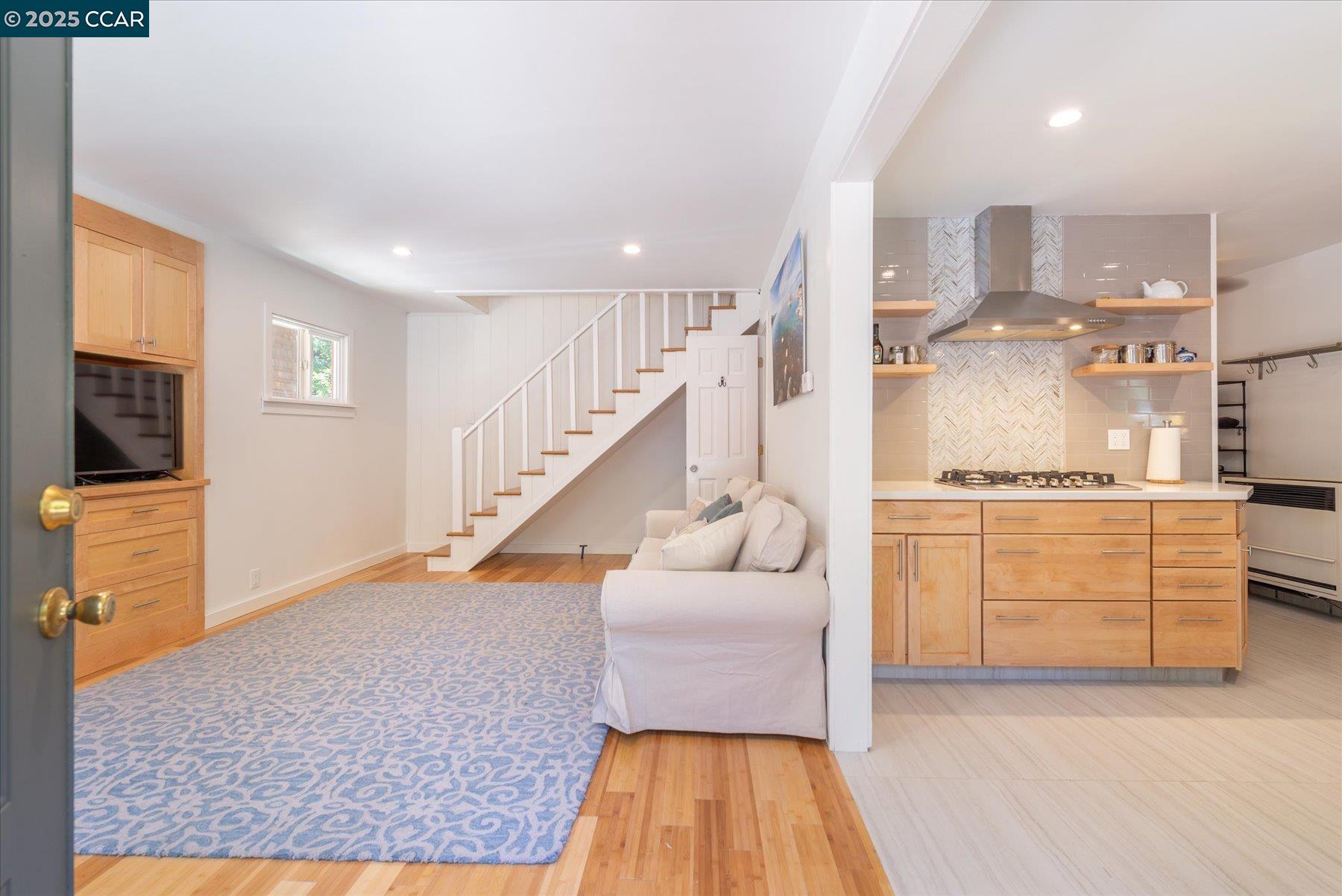 Detail Gallery Image 3 of 27 For 8660 Dolly Varden Ave, Kings Beach,  CA 96143 - 3 Beds | 2 Baths