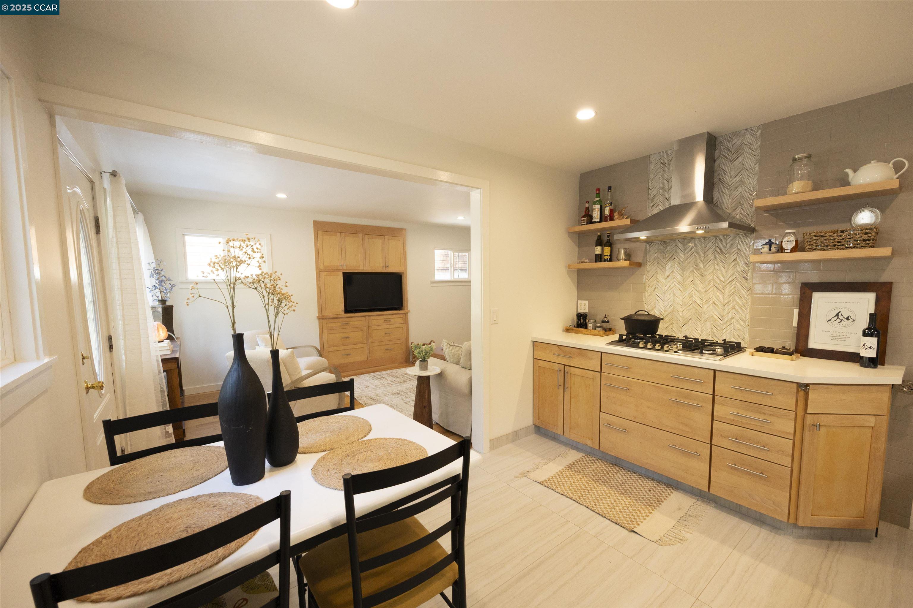 Detail Gallery Image 6 of 30 For 8660 Dolly Varden Ave, Kings Beach,  CA 96143 - 2 Beds | 2 Baths