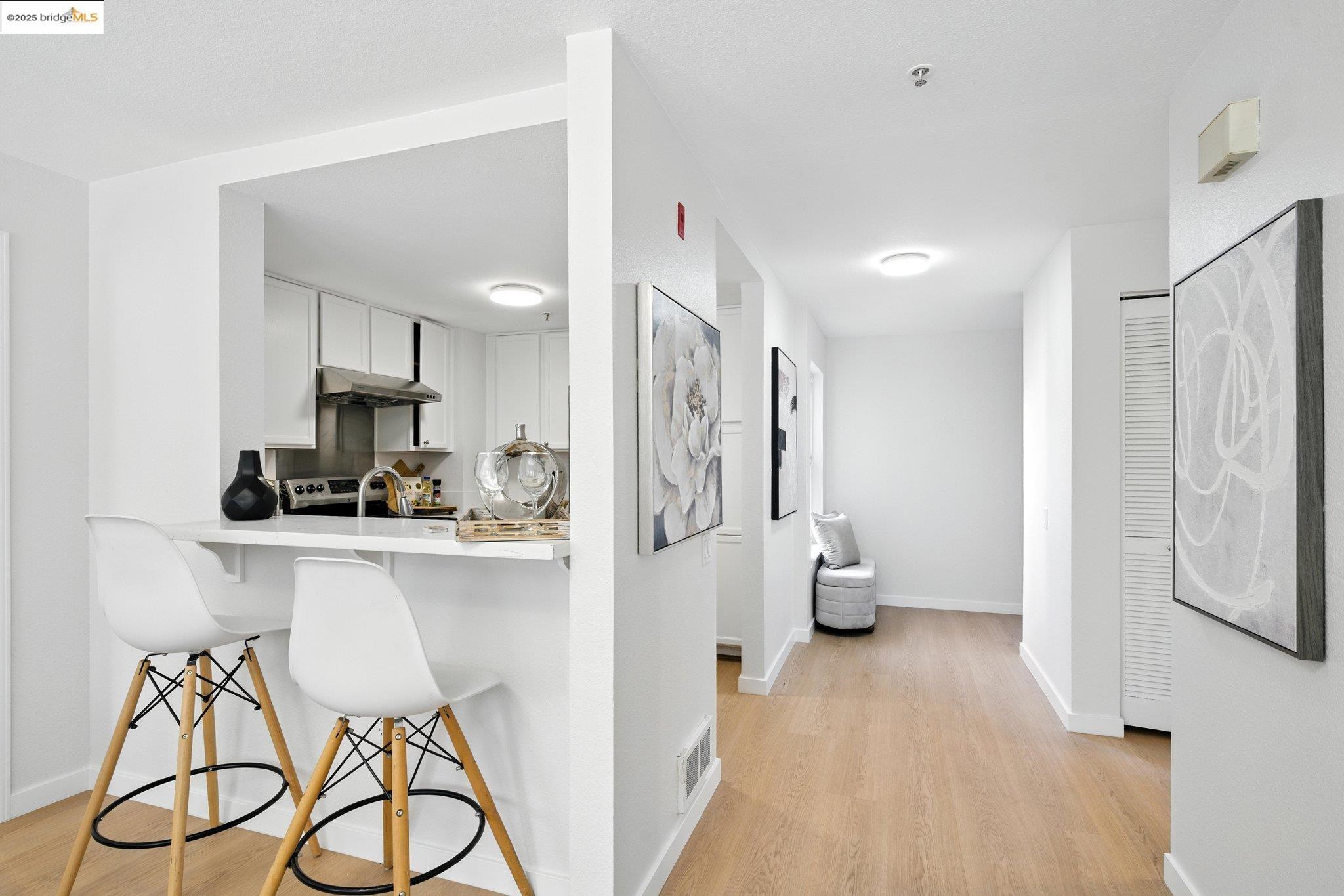 Photo #5: 41103665 Listing 