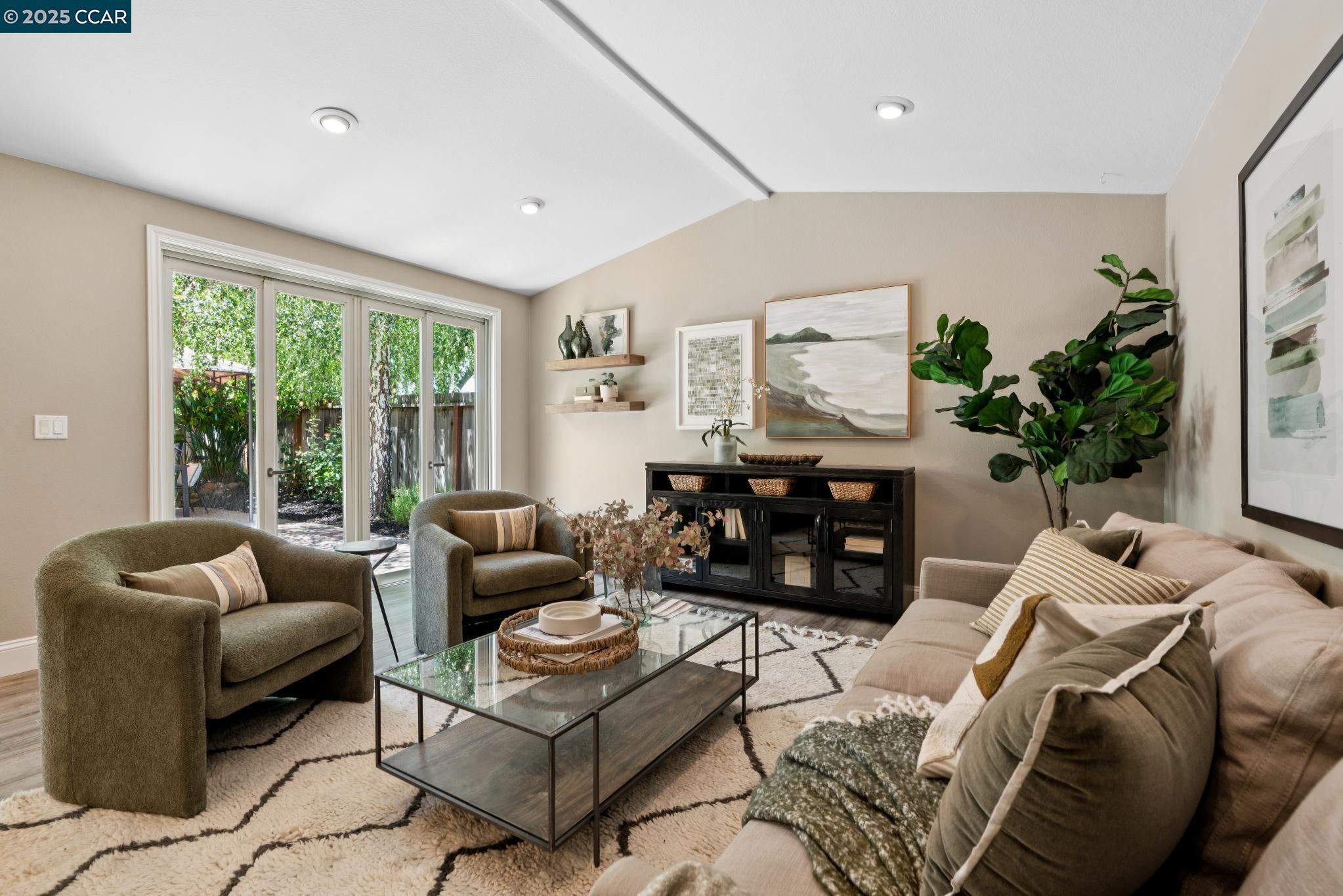 Detail Gallery Image 12 of 45 For 4188 Pickwick Dr, Concord,  CA 94521 - 4 Beds | 2 Baths