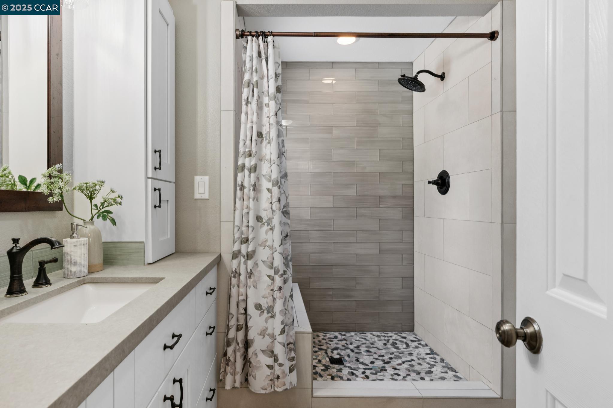 Detail Gallery Image 26 of 45 For 4188 Pickwick Dr, Concord,  CA 94521 - 4 Beds | 2 Baths
