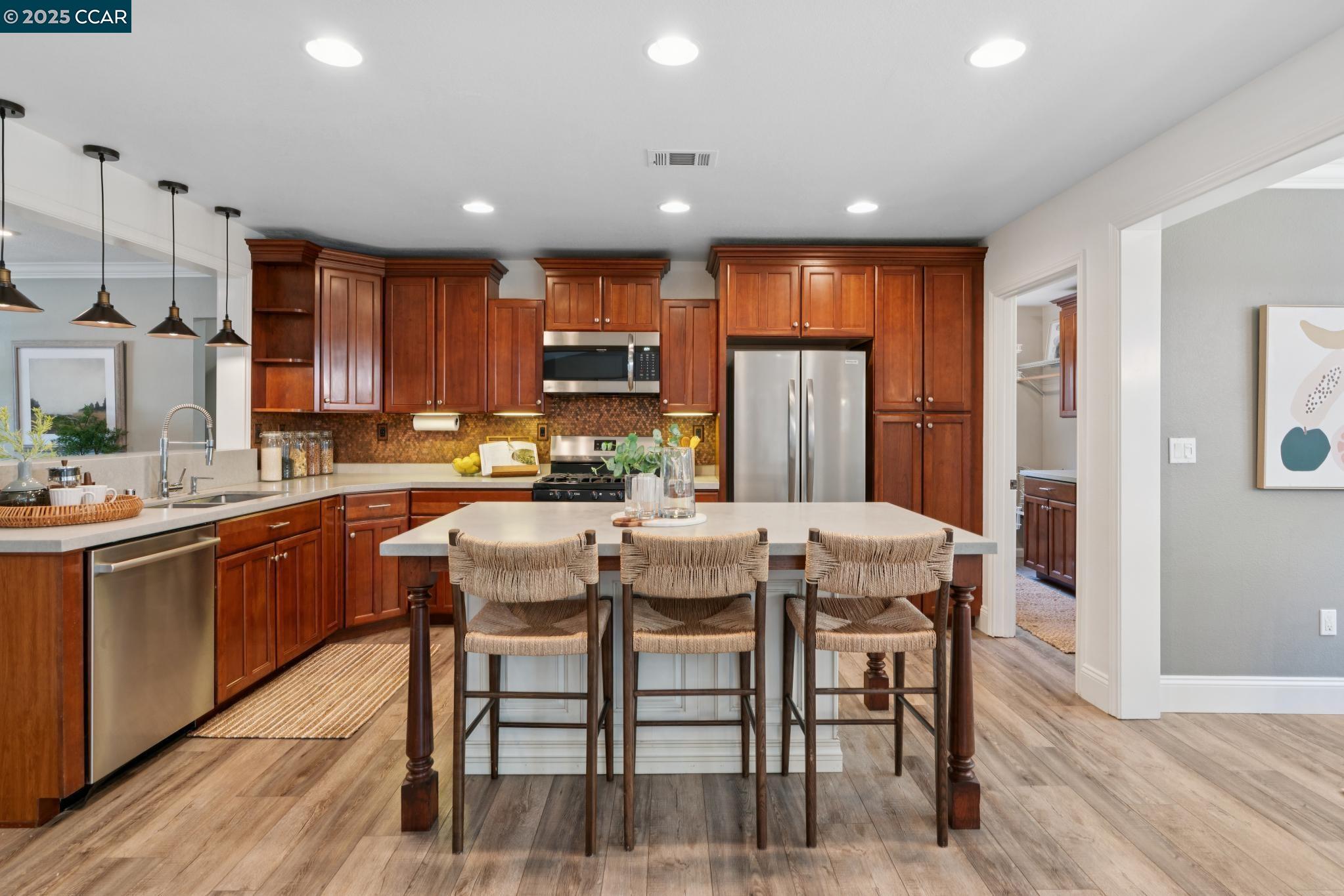 Detail Gallery Image 8 of 45 For 4188 Pickwick Dr, Concord,  CA 94521 - 4 Beds | 2 Baths