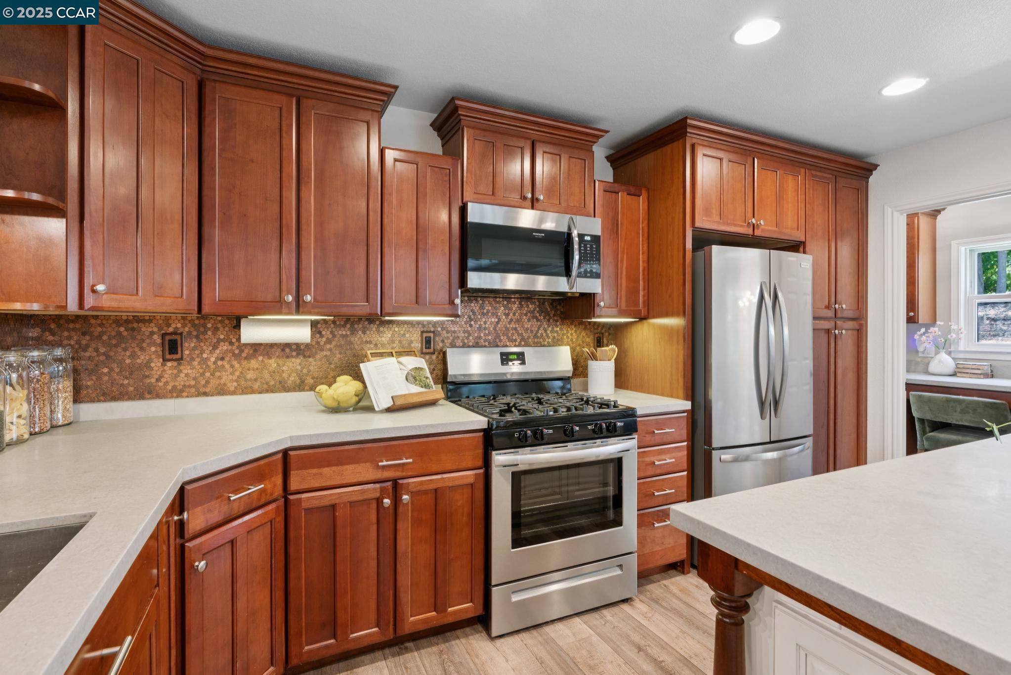Detail Gallery Image 9 of 45 For 4188 Pickwick Dr, Concord,  CA 94521 - 4 Beds | 2 Baths