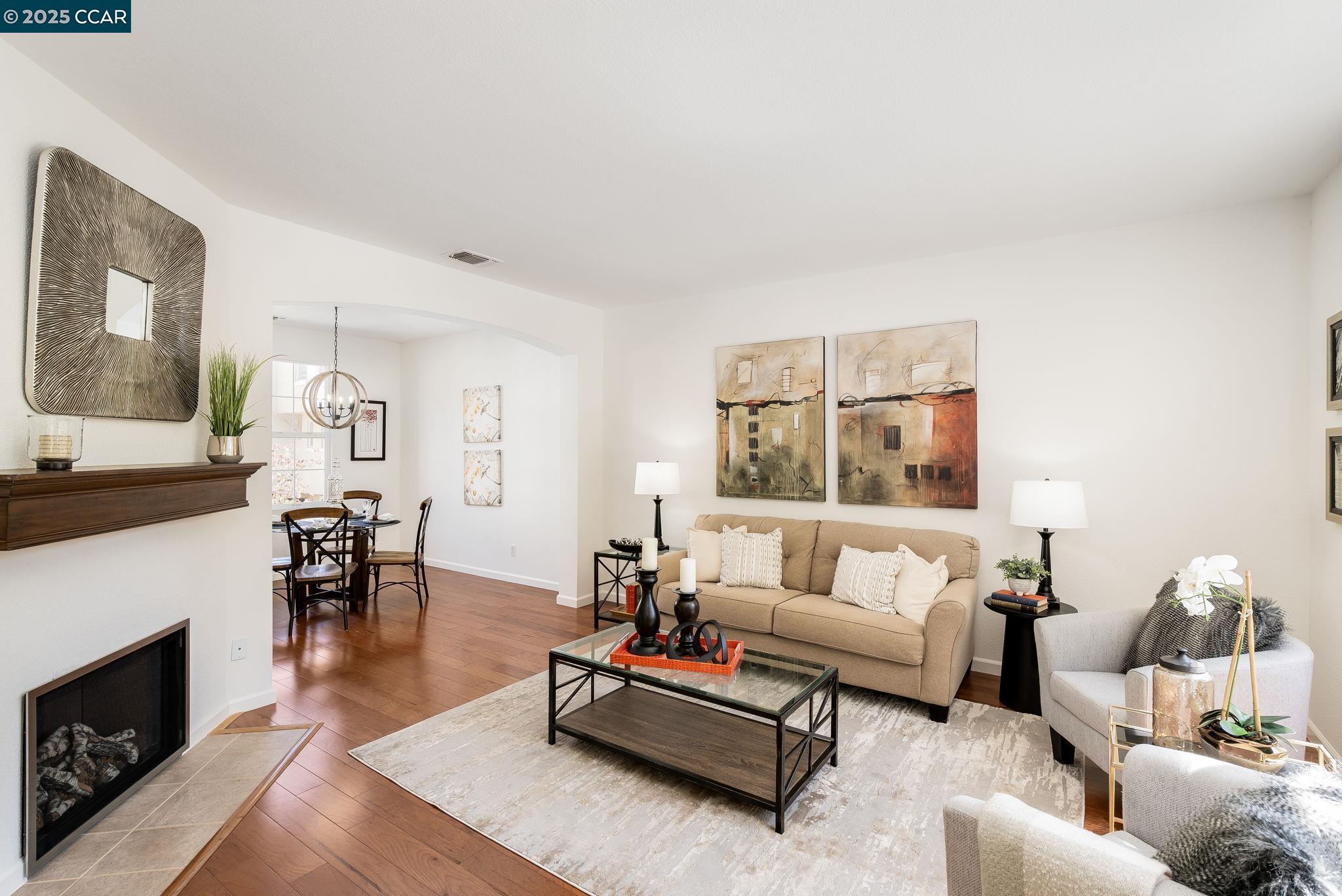 Photo #3: 41103667 Listing 