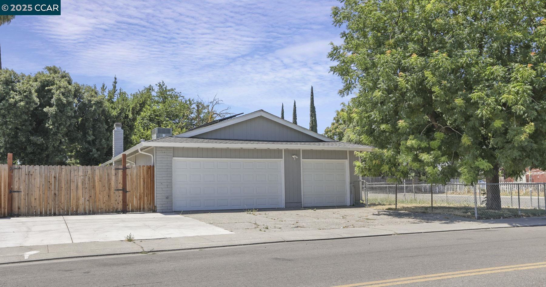 Detail Gallery Image 6 of 40 For 7086 Plymouth Rd, Stockton,  CA 95207 - 3 Beds | 2 Baths