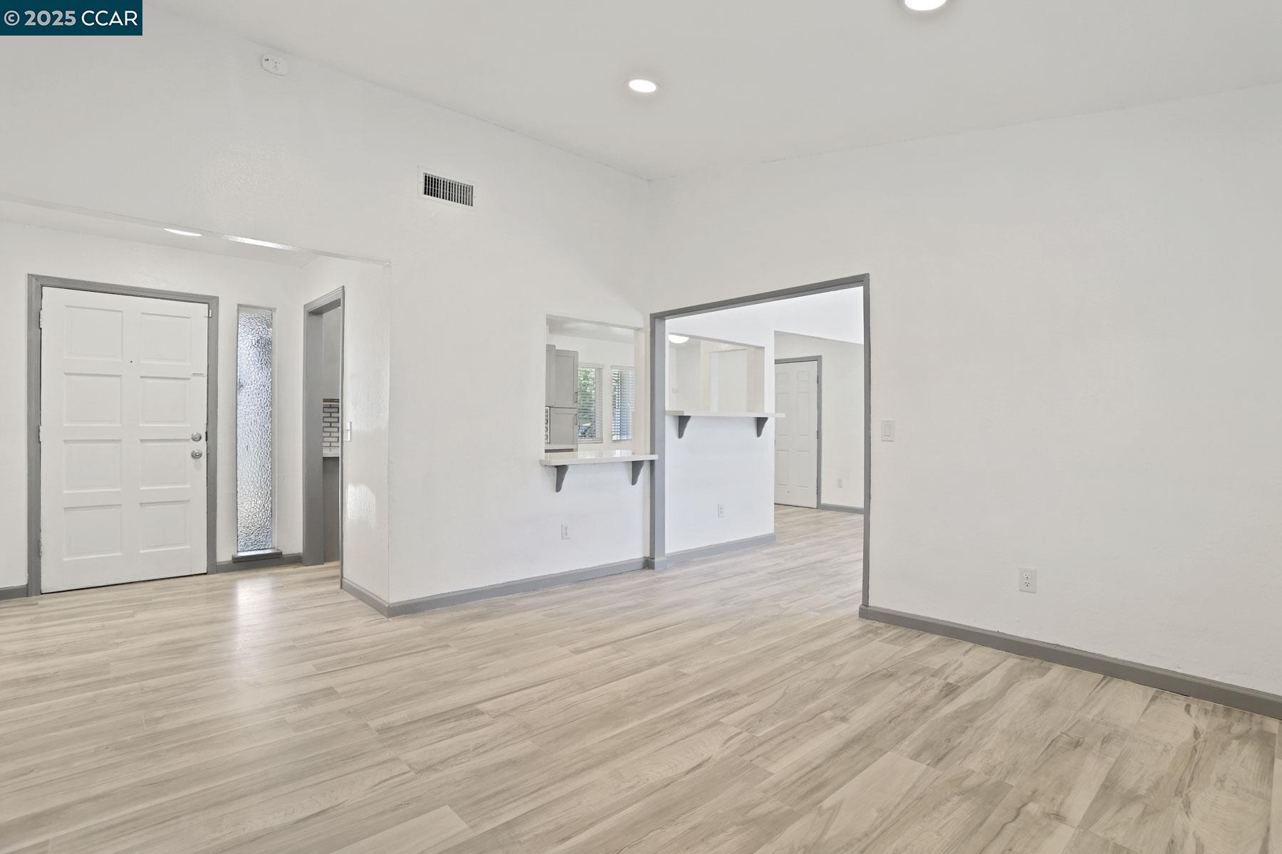 Detail Gallery Image 9 of 40 For 7086 Plymouth Rd, Stockton,  CA 95207 - 3 Beds | 2 Baths