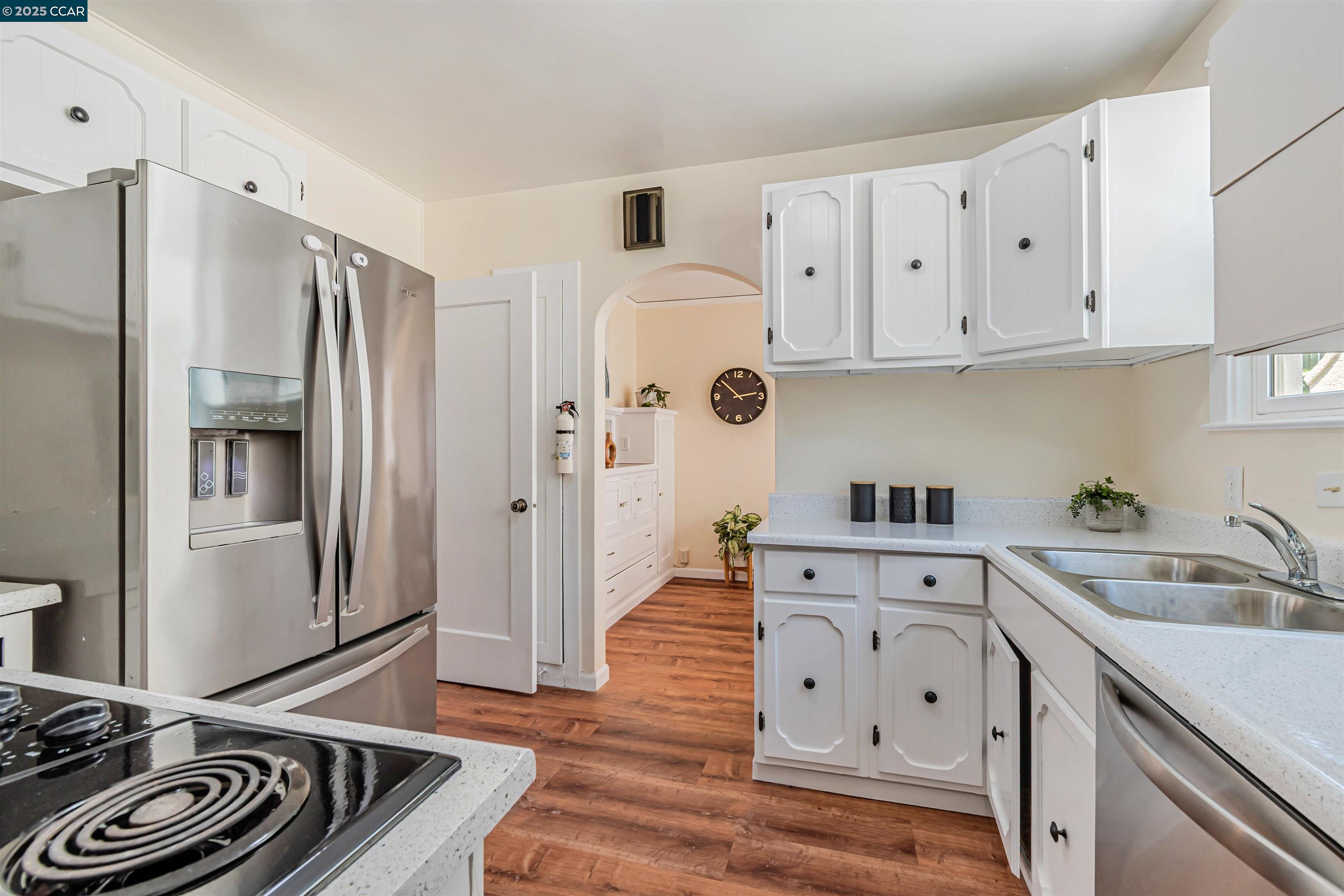 2832 76TH Avenue, Oakland, California 94605, 4 Bedrooms Bedrooms, 8 Rooms Rooms,2 BathroomsBathrooms,Residential,For Sale,2832 76TH Avenue,41103673