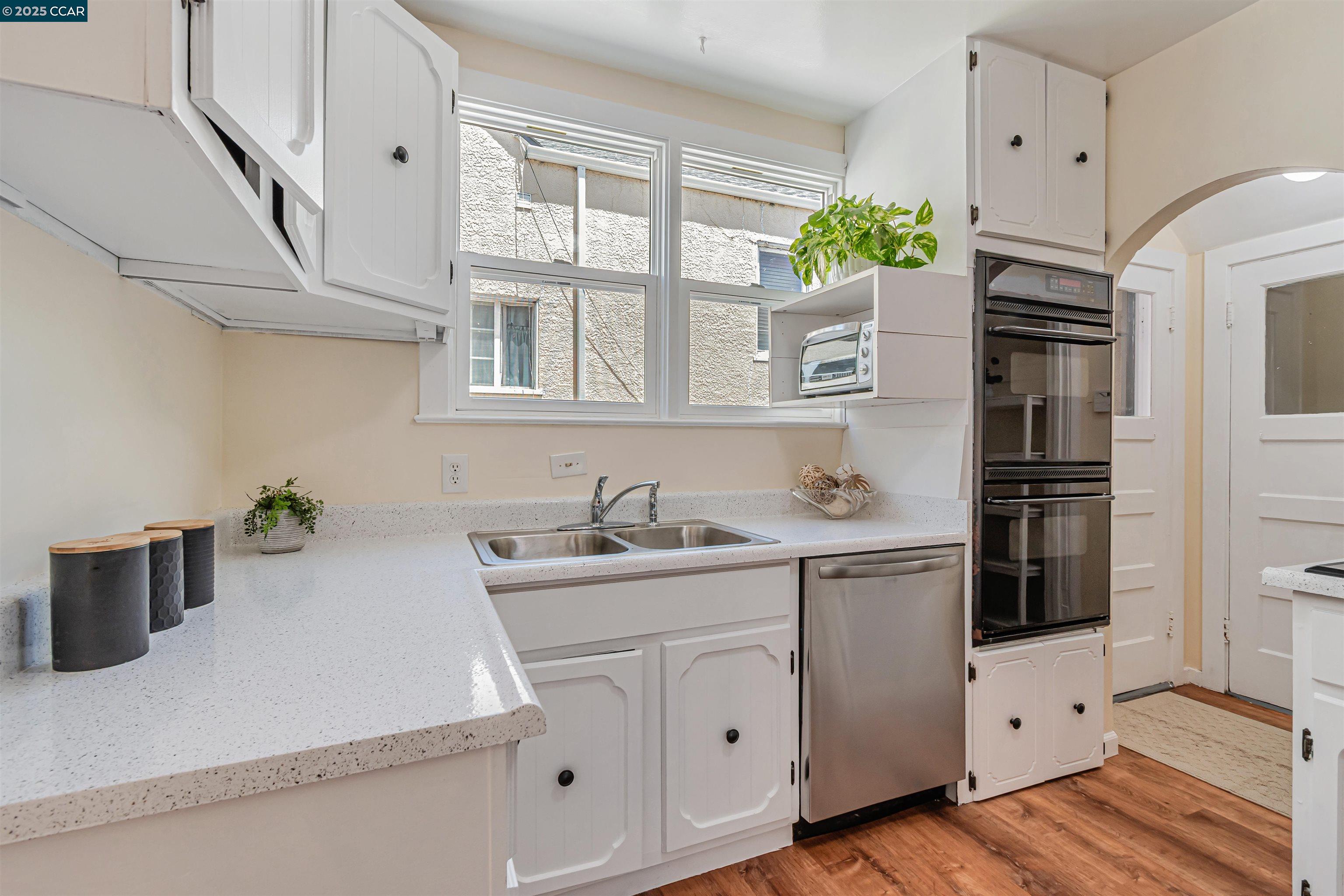 2832 76TH Avenue, Oakland, California 94605, 4 Bedrooms Bedrooms, 8 Rooms Rooms,2 BathroomsBathrooms,Residential,For Sale,2832 76TH Avenue,41103673