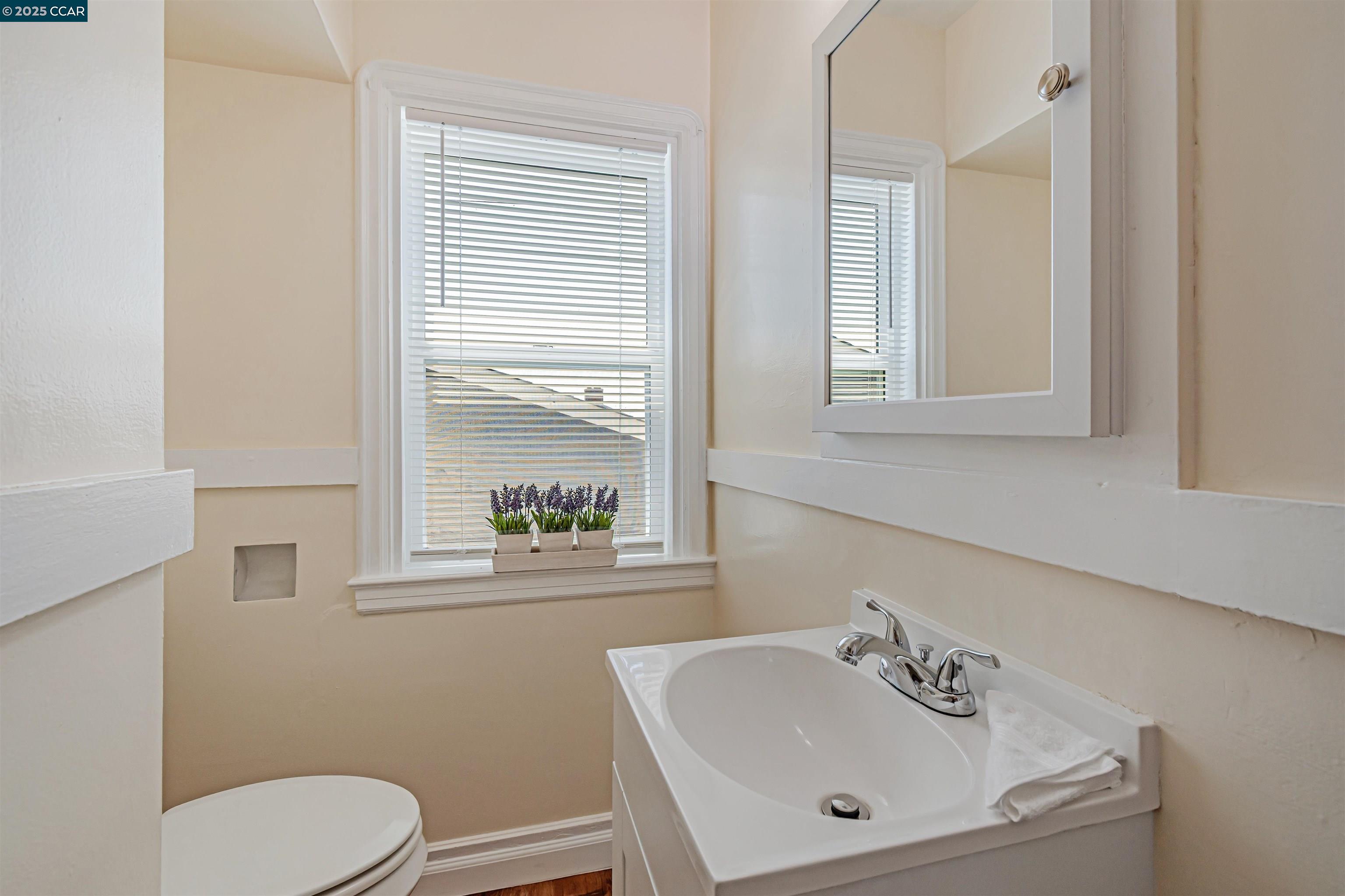 2832 76TH Avenue, Oakland, California 94605, 4 Bedrooms Bedrooms, 8 Rooms Rooms,2 BathroomsBathrooms,Residential,For Sale,2832 76TH Avenue,41103673