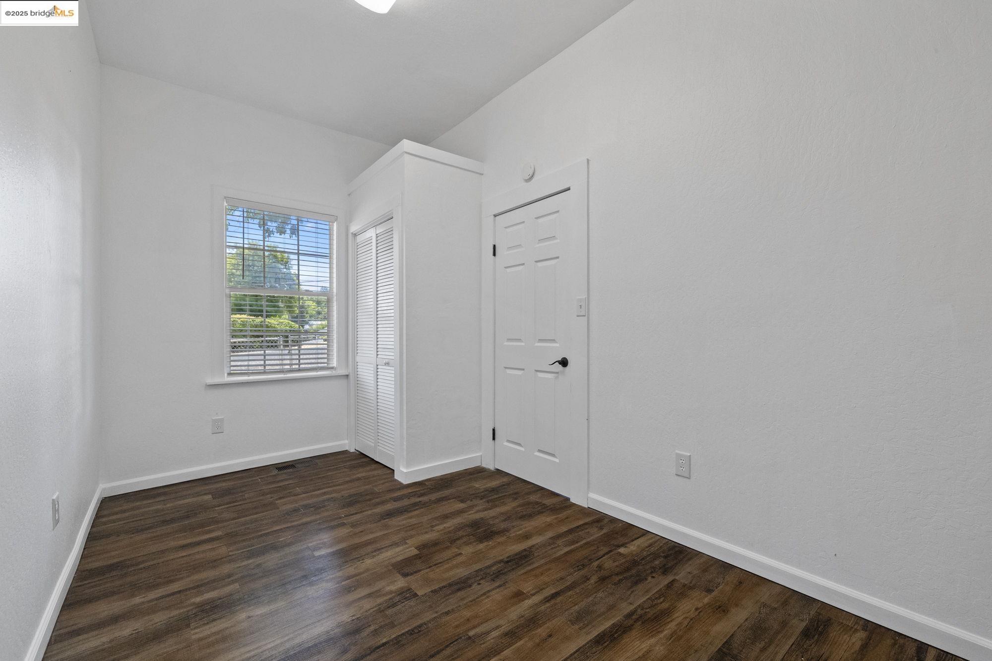 Detail Gallery Image 4 of 21 For 18500 Madrone St, Tuolumne,  CA 95379 - 2 Beds | 1 Baths