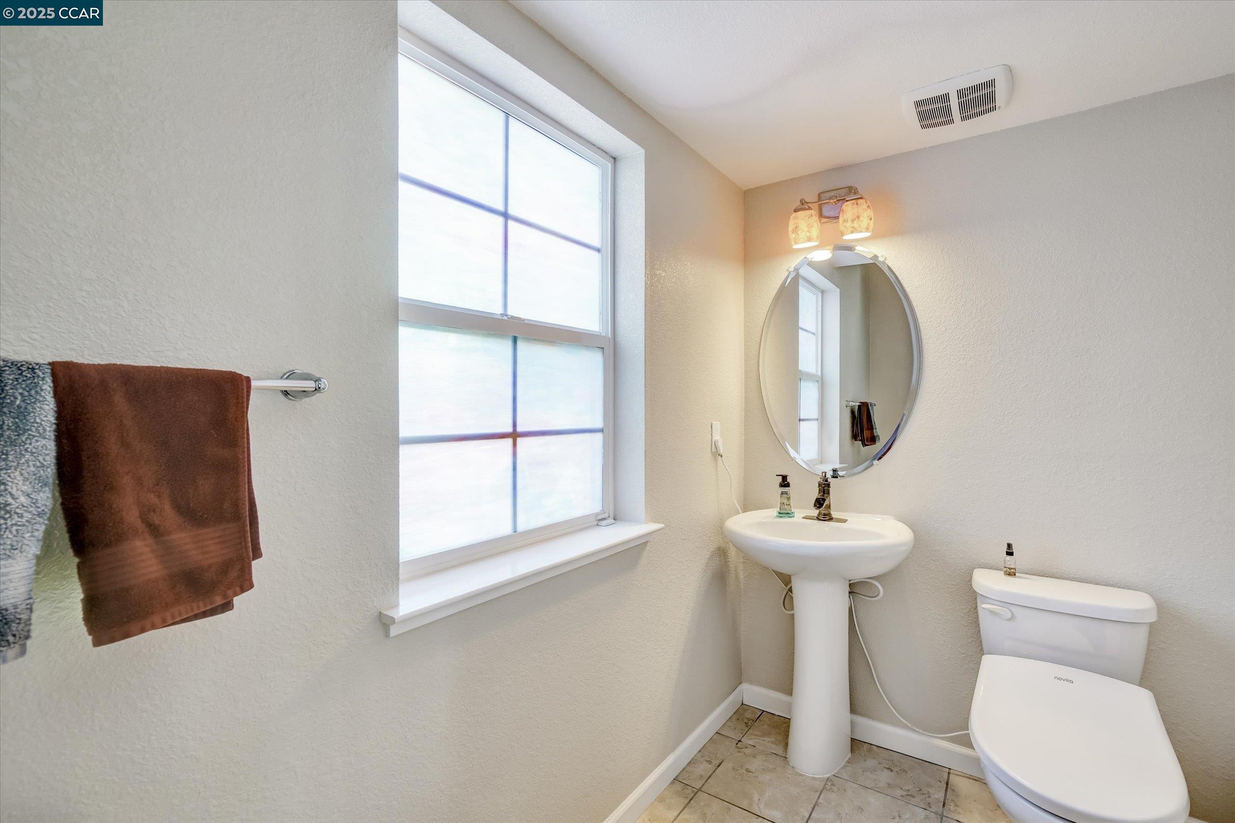 Detail Gallery Image 6 of 35 For 1808 Palacio Dr, Pittsburg,  CA 94565 - 4 Beds | 2/1 Baths