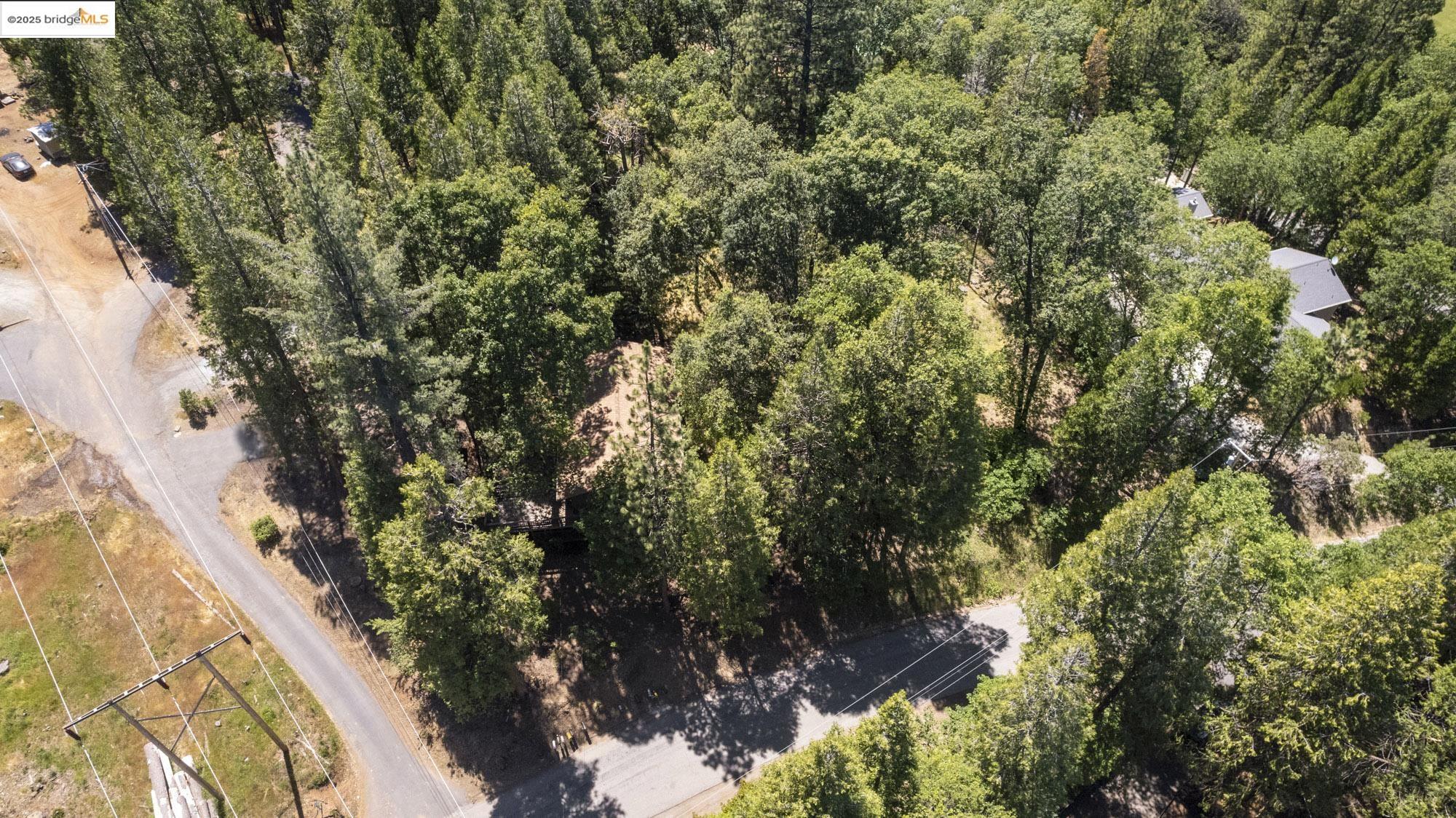 Detail Gallery Image 4 of 38 For 17787 Lucky Strike Trail, Sonora,  CA 95370 - 3 Beds | 2 Baths