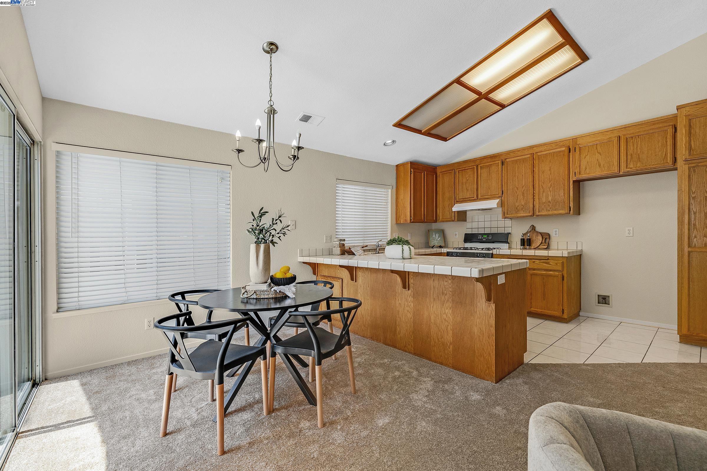 Detail Gallery Image 11 of 29 For 270 Arroyo Hondo Cir, Tracy,  CA 95376 - 4 Beds | 2 Baths