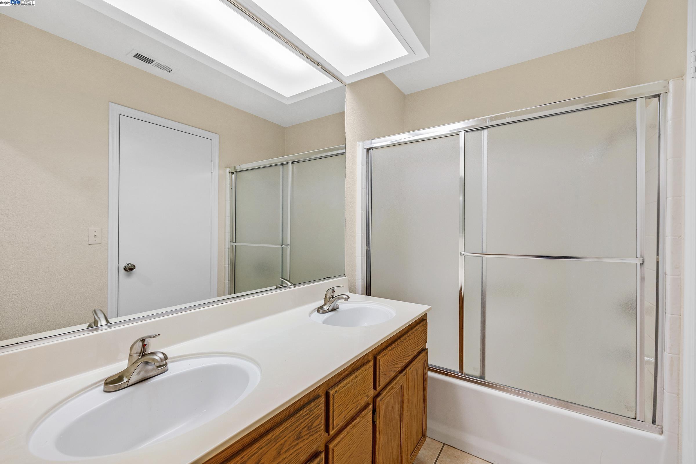 Detail Gallery Image 12 of 29 For 270 Arroyo Hondo Cir, Tracy,  CA 95376 - 4 Beds | 2 Baths