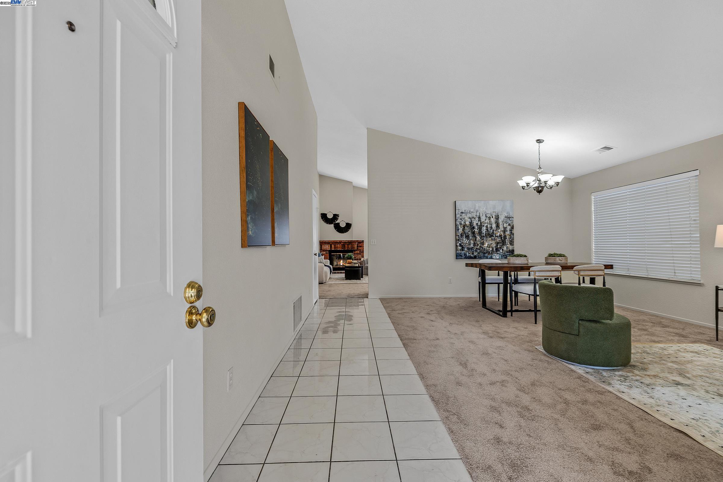 Detail Gallery Image 3 of 29 For 270 Arroyo Hondo Cir, Tracy,  CA 95376 - 4 Beds | 2 Baths