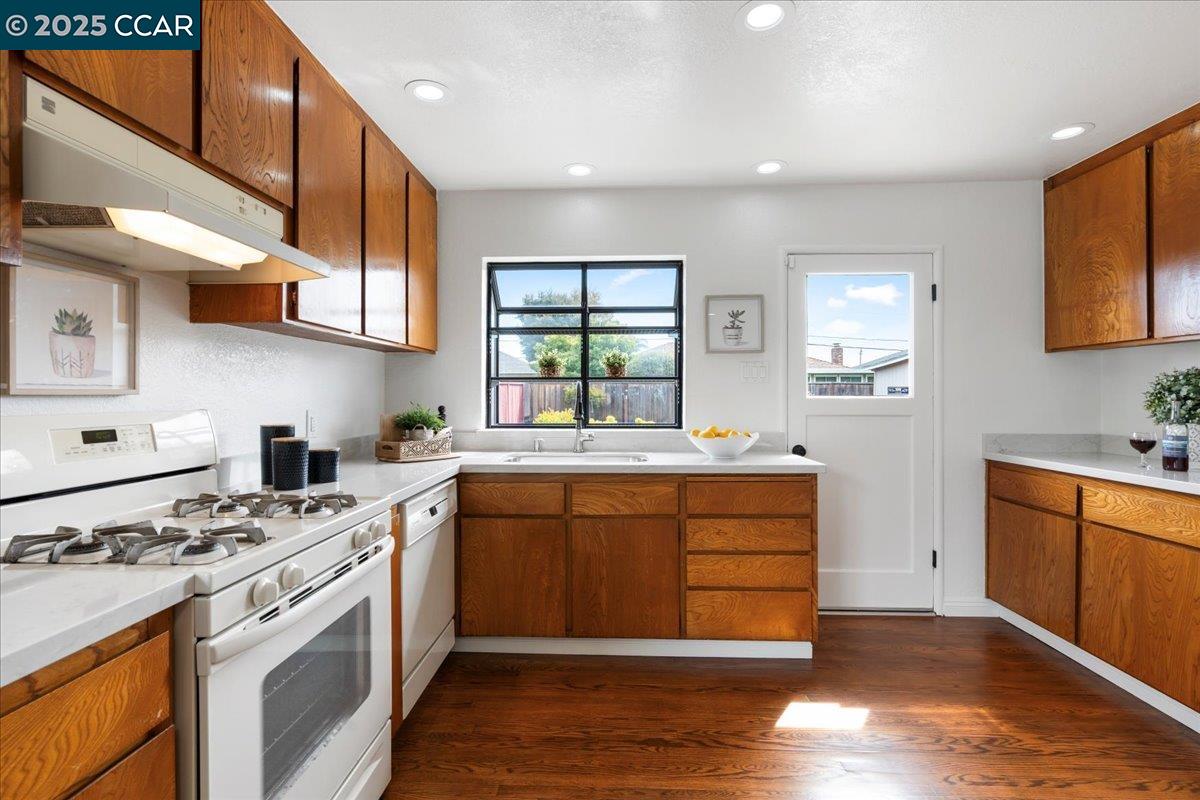 Detail Gallery Image 15 of 57 For 14550 Acacia St, San Leandro,  CA 94579 - 3 Beds | 1 Baths