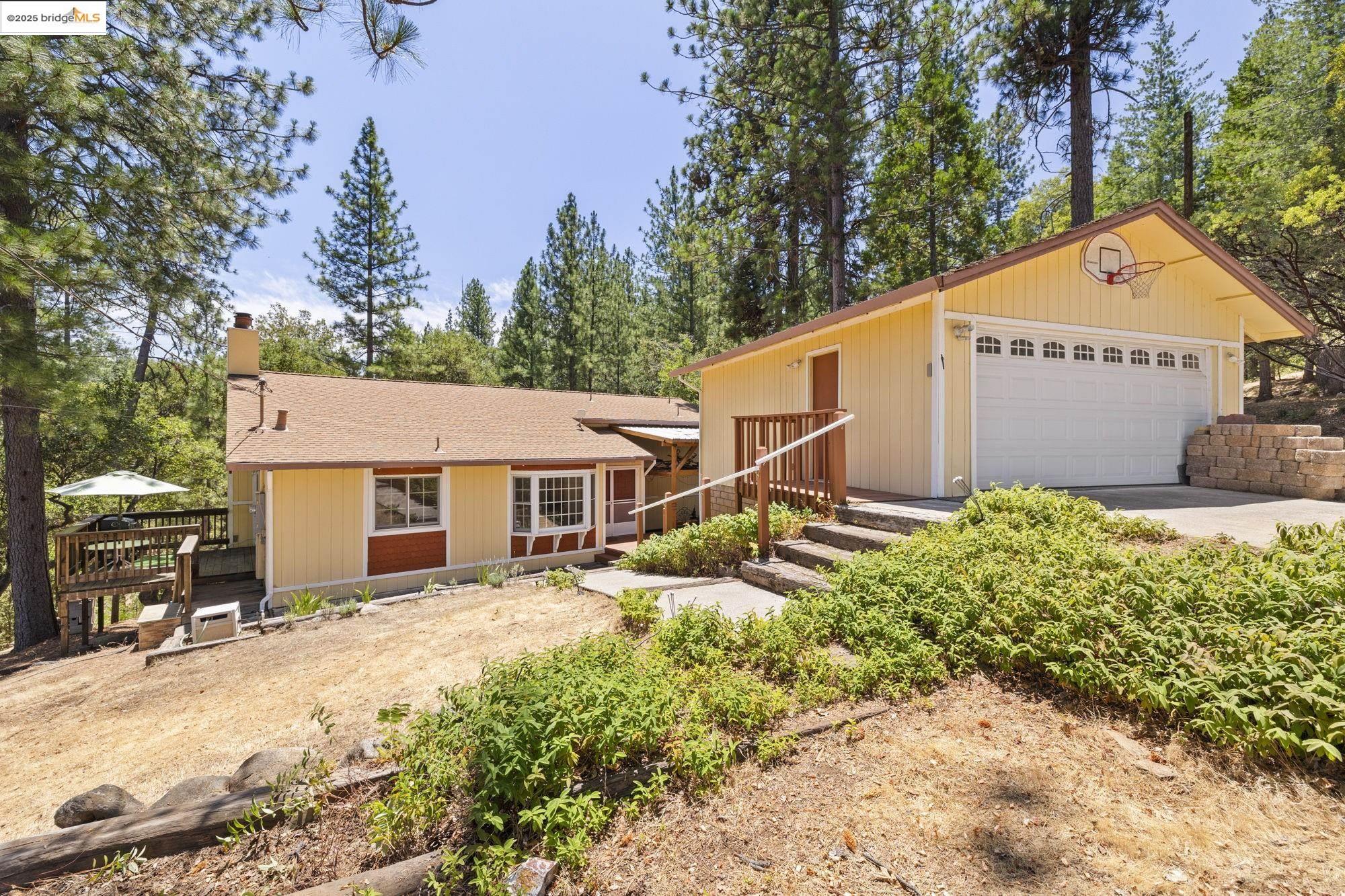 Detail Gallery Image 2 of 58 For 19673 Jonny Degnan Ct, Groveland,  CA 95321-9556 - 3 Beds | 3 Baths