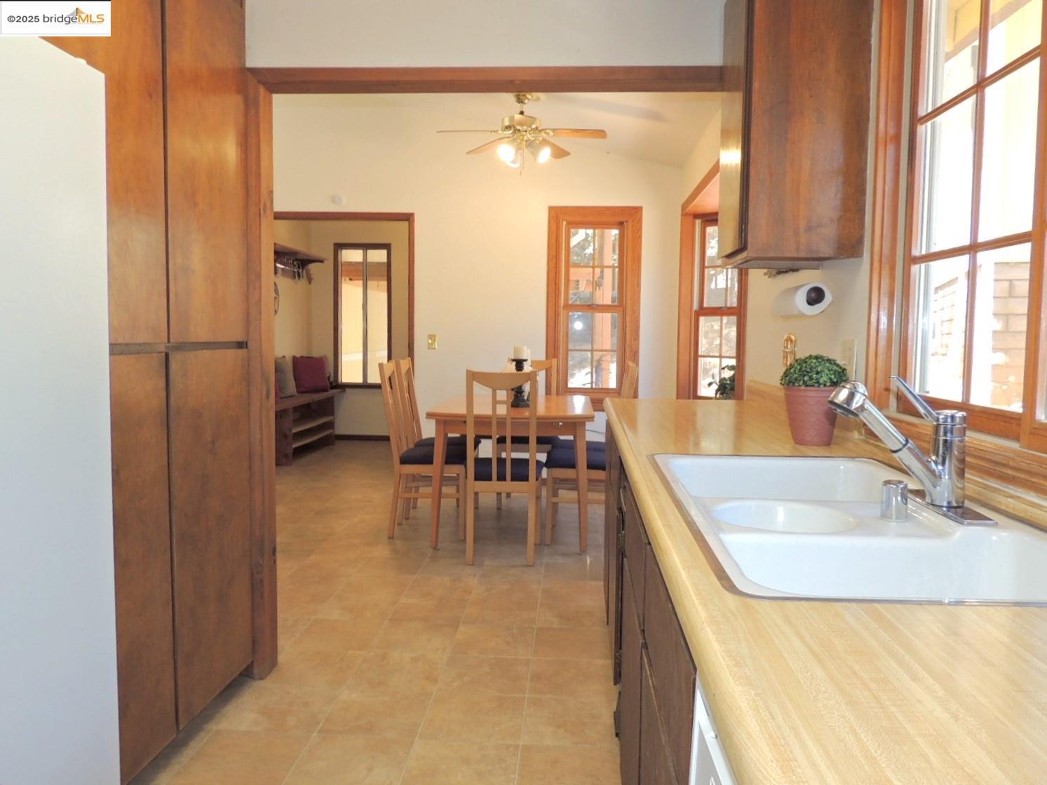 Detail Gallery Image 12 of 58 For 19673 Jonny Degnan Ct, Groveland,  CA 95321-9556 - 3 Beds | 3 Baths