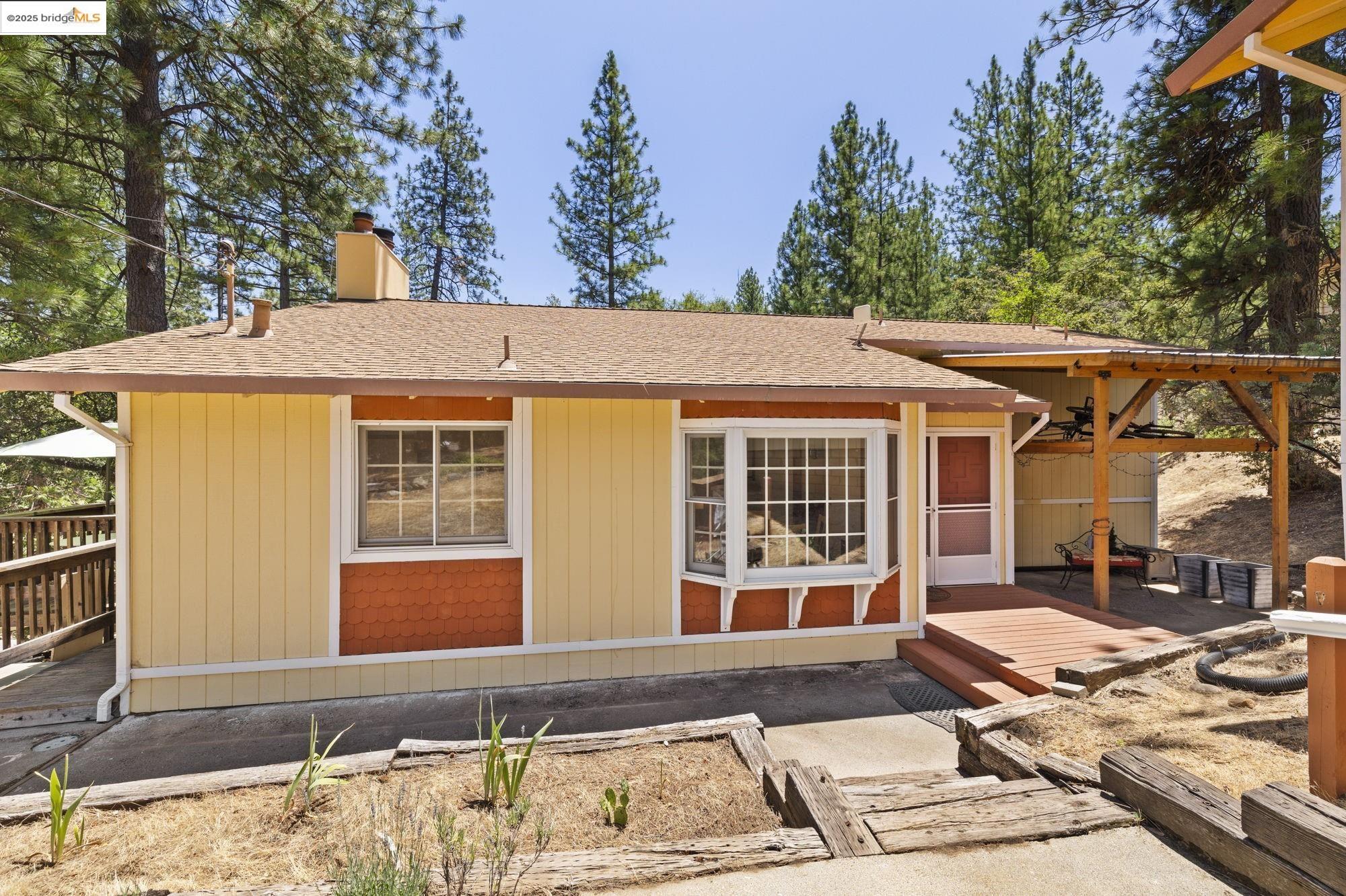 Detail Gallery Image 5 of 58 For 19673 Jonny Degnan Ct, Groveland,  CA 95321-9556 - 3 Beds | 3 Baths